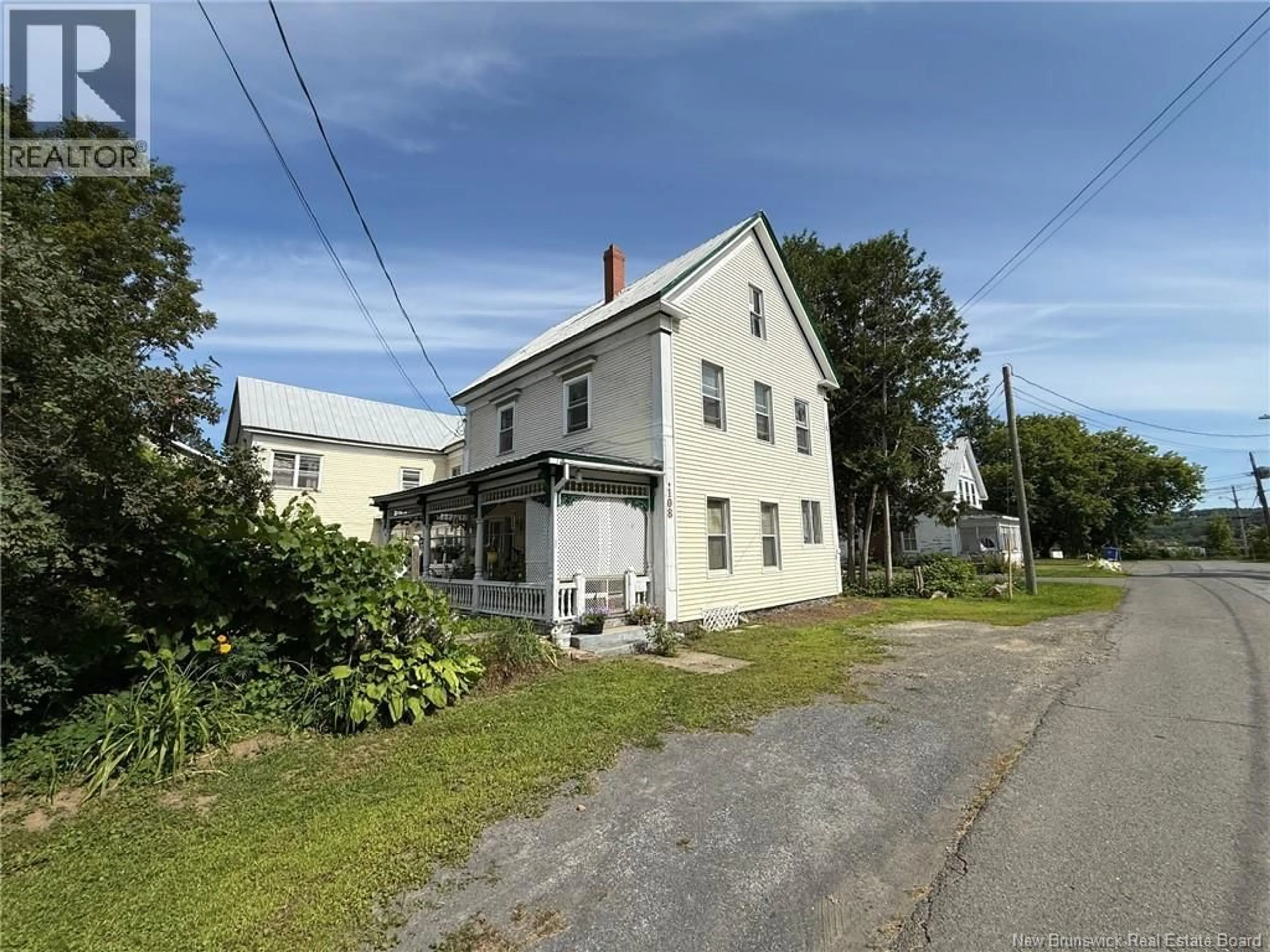 A pic from outside/outdoor area/front of a property/back of a property/a pic from drone, building for 108 DIVISION STREET, Woodstock New Brunswick E7M1P3