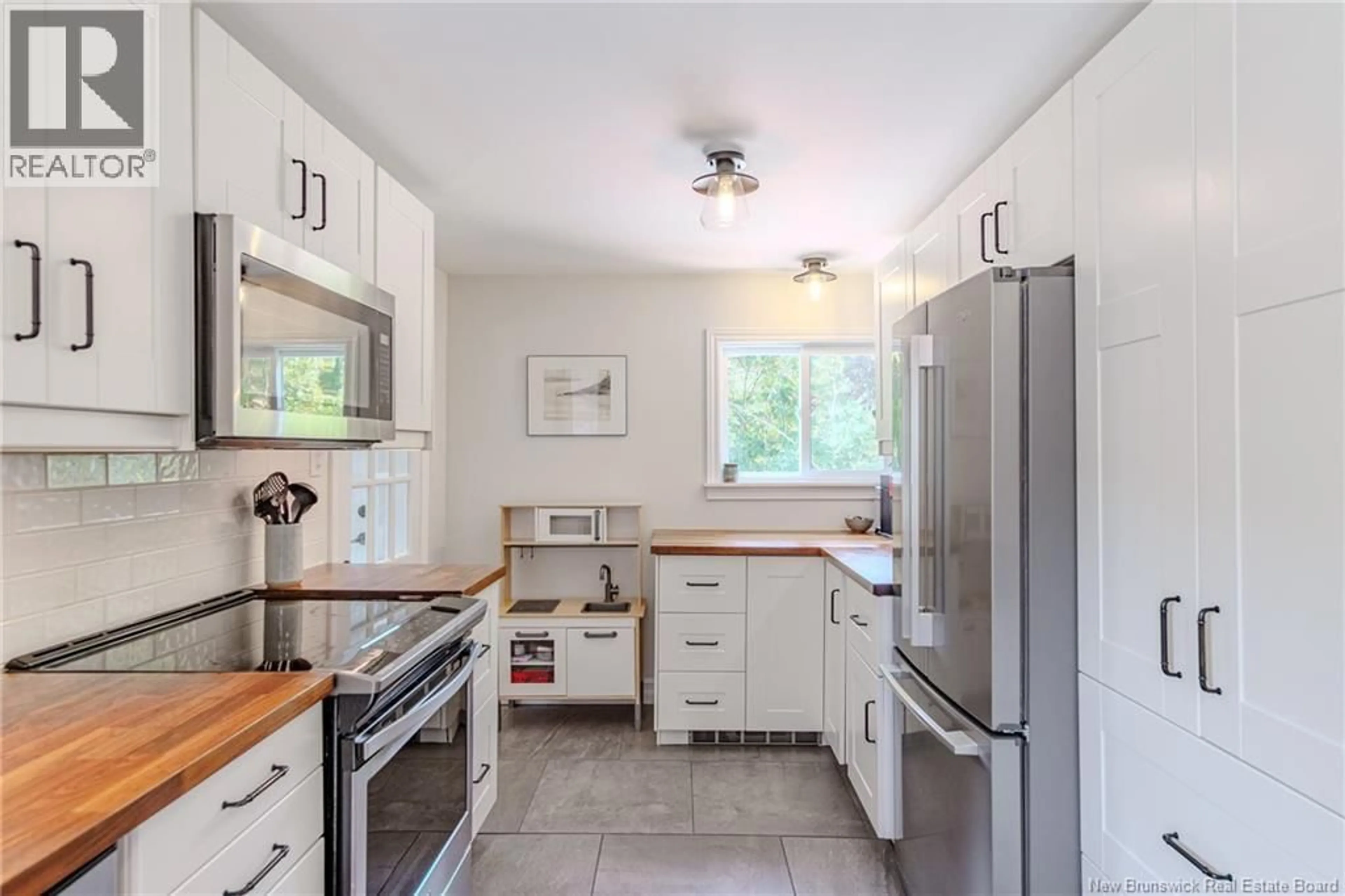 Standard kitchen, ceramic/tile floor for 35 CENTRAL AVENUE, Grand Bay-Westfield New Brunswick E5K2M5