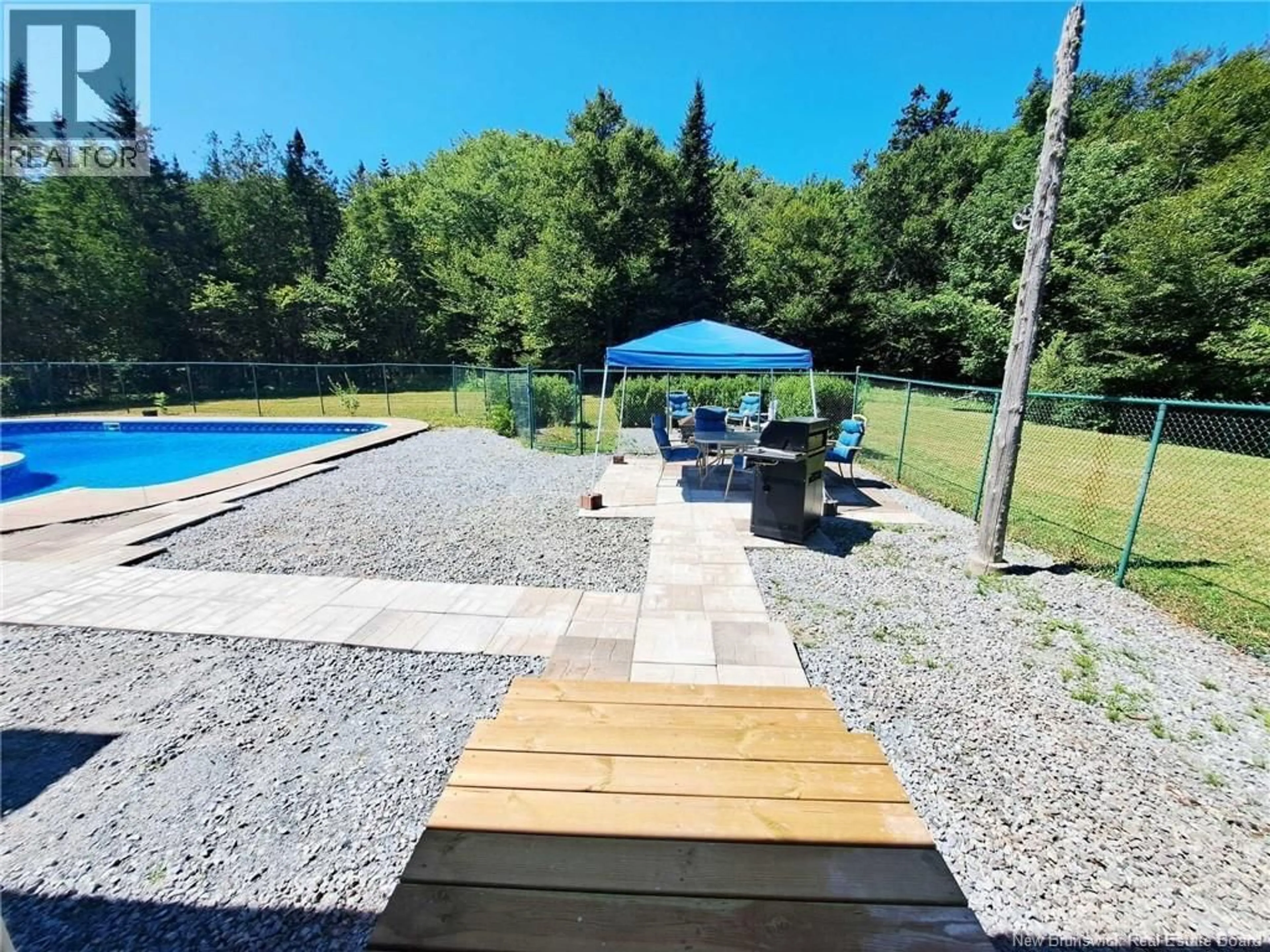 A pic from outside/outdoor area/front of a property/back of a property/a pic from drone, water/lake/river/ocean view for 9 CLIFF STREET, Quispamsis New Brunswick E2G1Y4