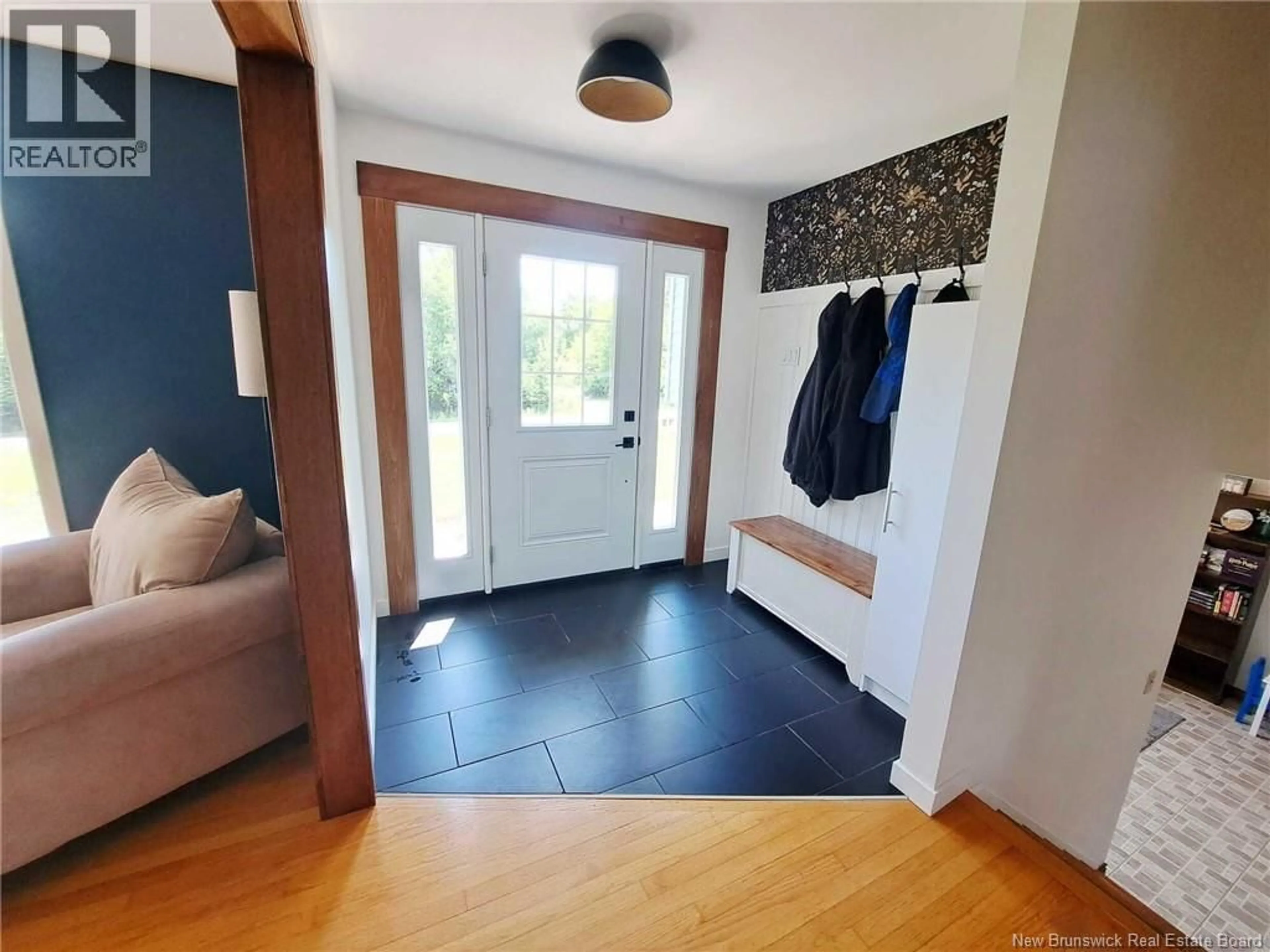 Indoor entryway for 9 CLIFF STREET, Quispamsis New Brunswick E2G1Y4