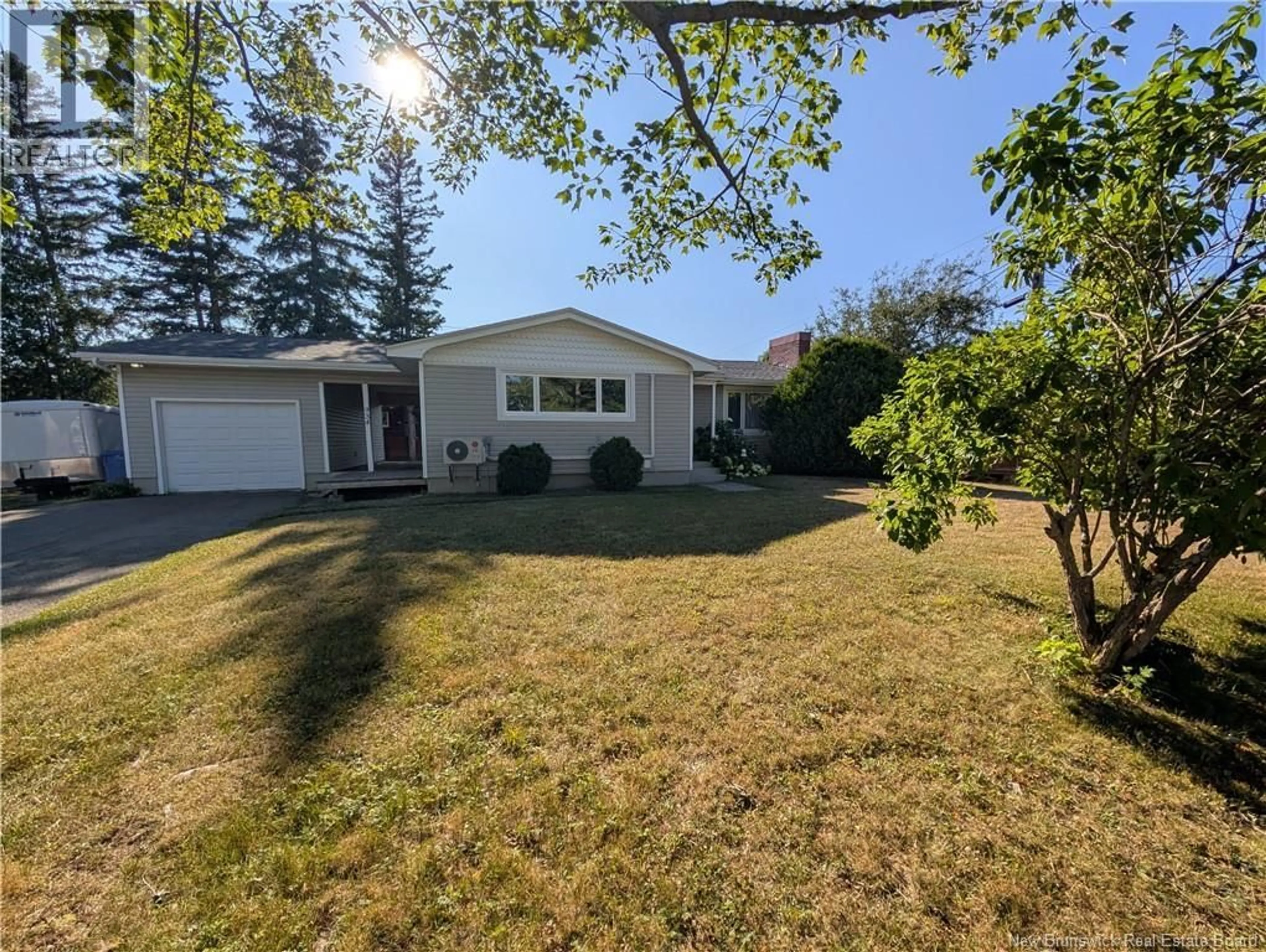 A pic from outside/outdoor area/front of a property/back of a property/a pic from drone, street for 934 HAY CRESCENT, Bathurst New Brunswick E2A3S2