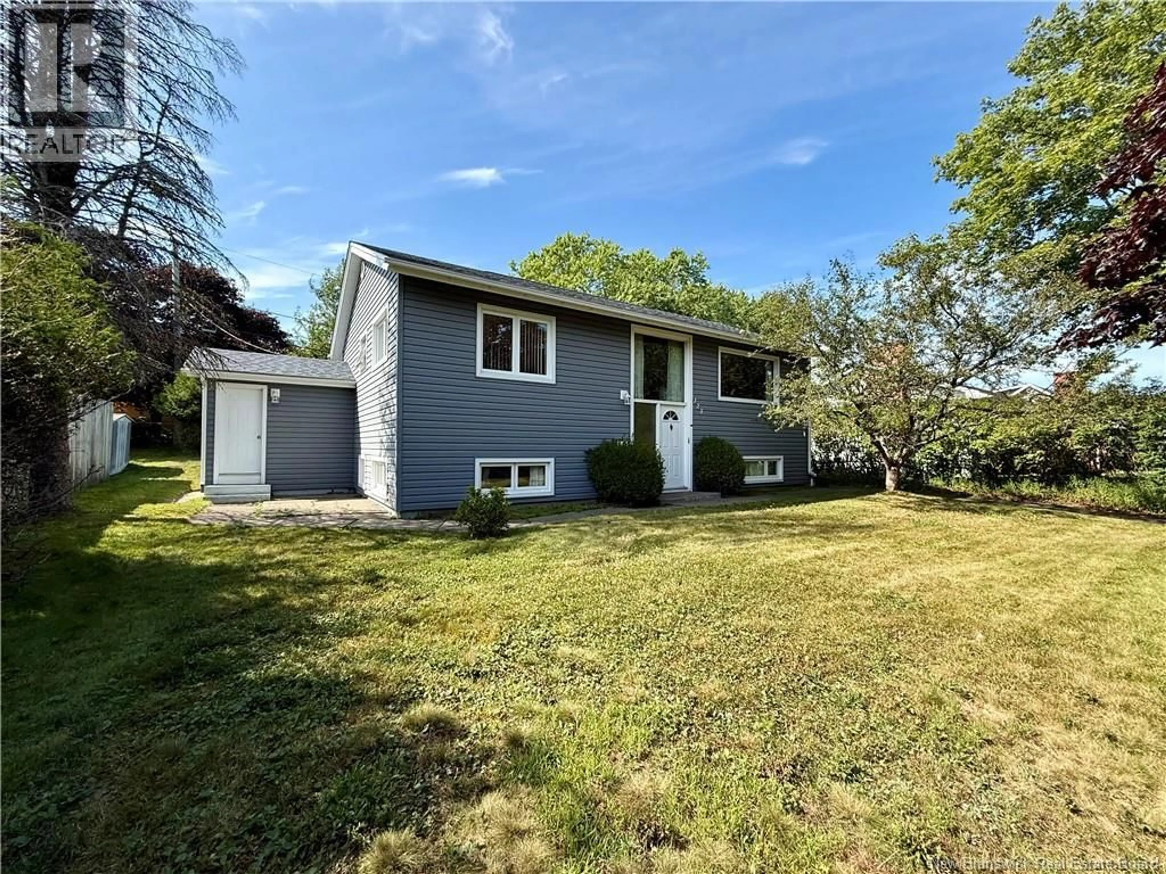 A pic from outside/outdoor area/front of a property/back of a property/a pic from drone, street for 123 VALLEY VIEW CRESCENT, Saint John New Brunswick E2M4L4