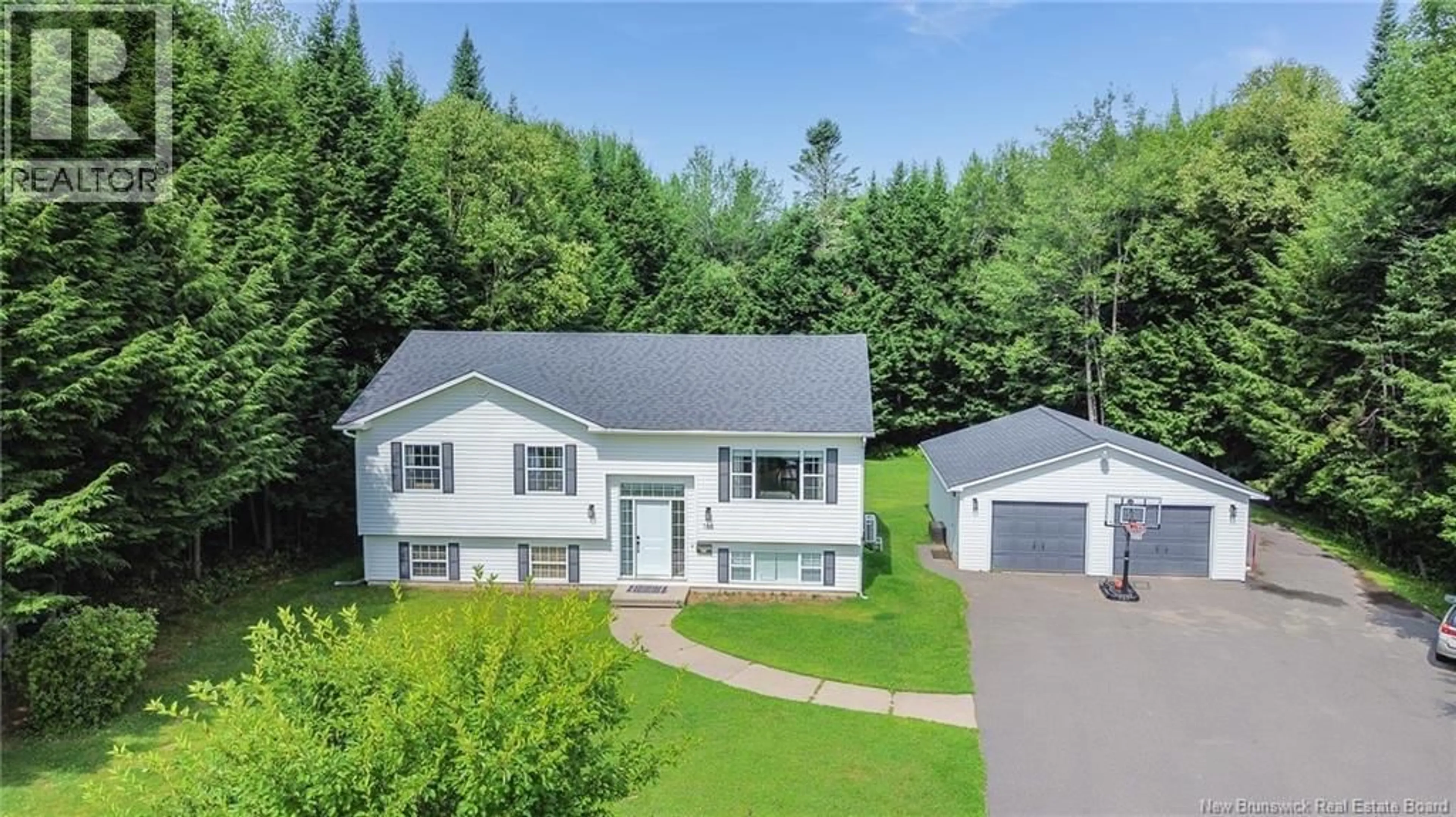 A pic from outside/outdoor area/front of a property/back of a property/a pic from drone, unknown for 166 ROLLING HILL, Fredericton New Brunswick E3A9V5