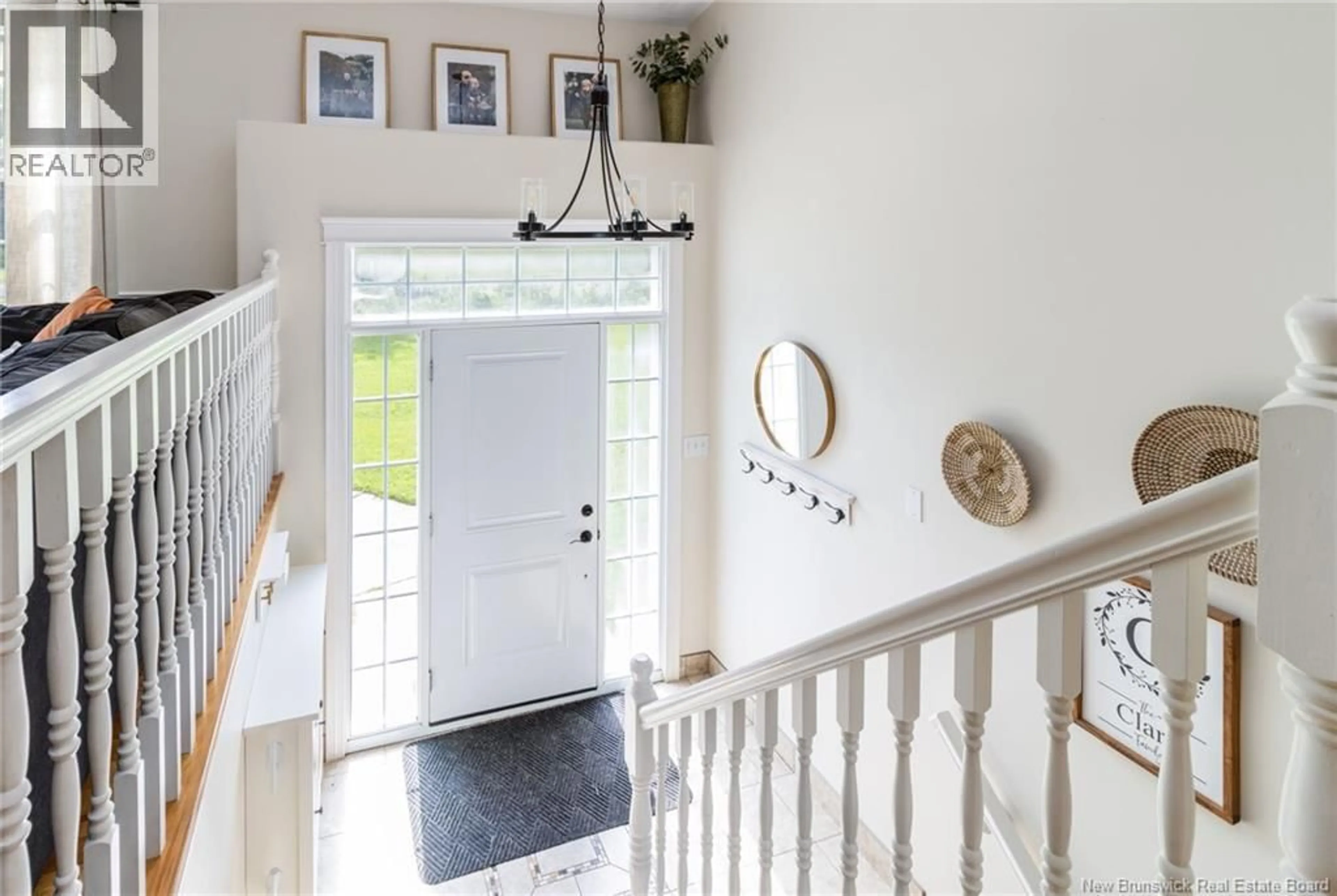 Indoor entryway for 166 ROLLING HILL, Fredericton New Brunswick E3A9V5