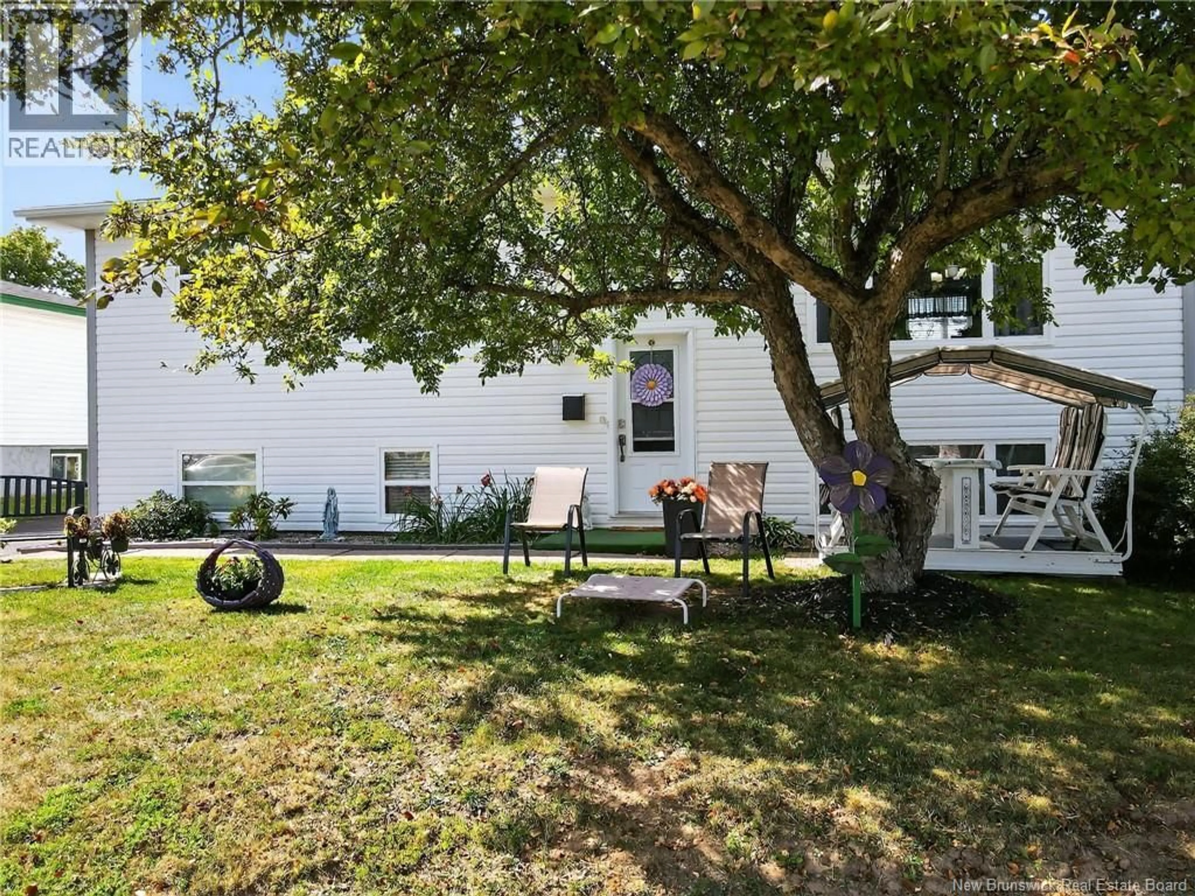 A pic from outside/outdoor area/front of a property/back of a property/a pic from drone, street for 56 MORNINGSIDE, Moncton New Brunswick E1G1N8