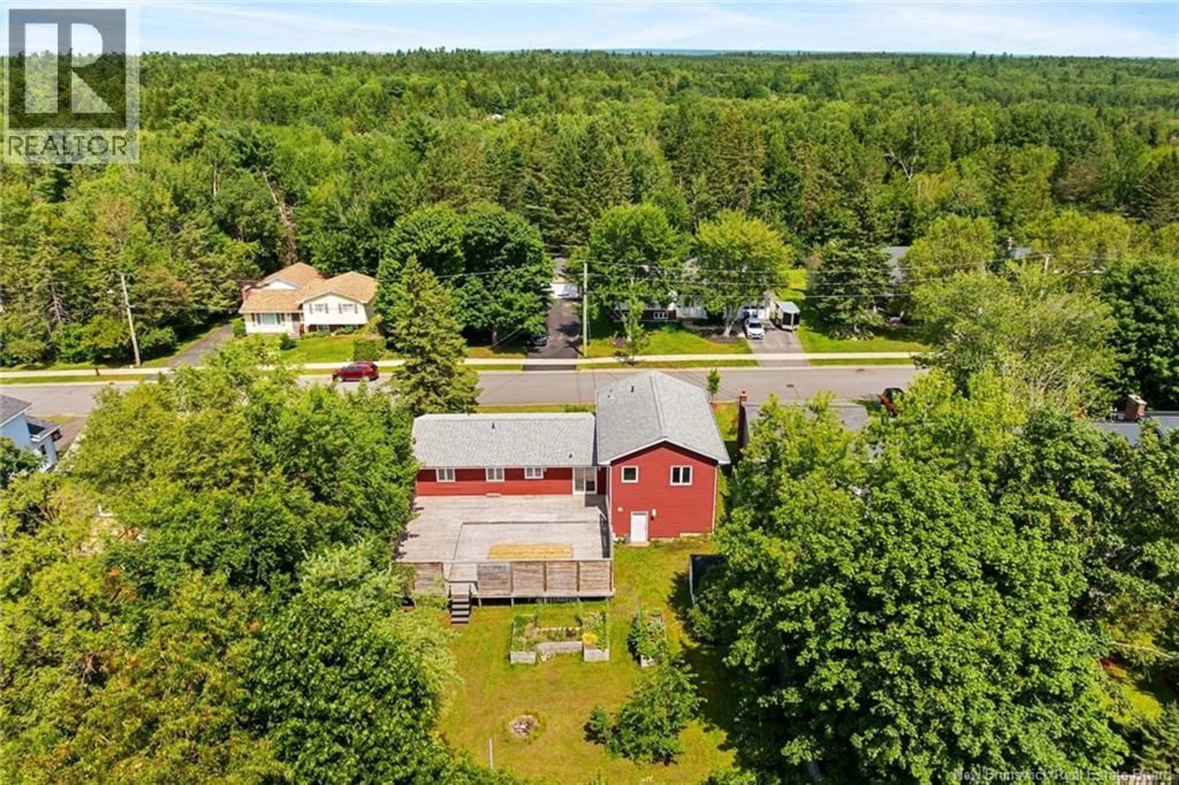 A pic from outside/outdoor area/front of a property/back of a property/a pic from drone, building for 73 MACINTOSH DRIVE, New Maryland New Brunswick E3C1B5