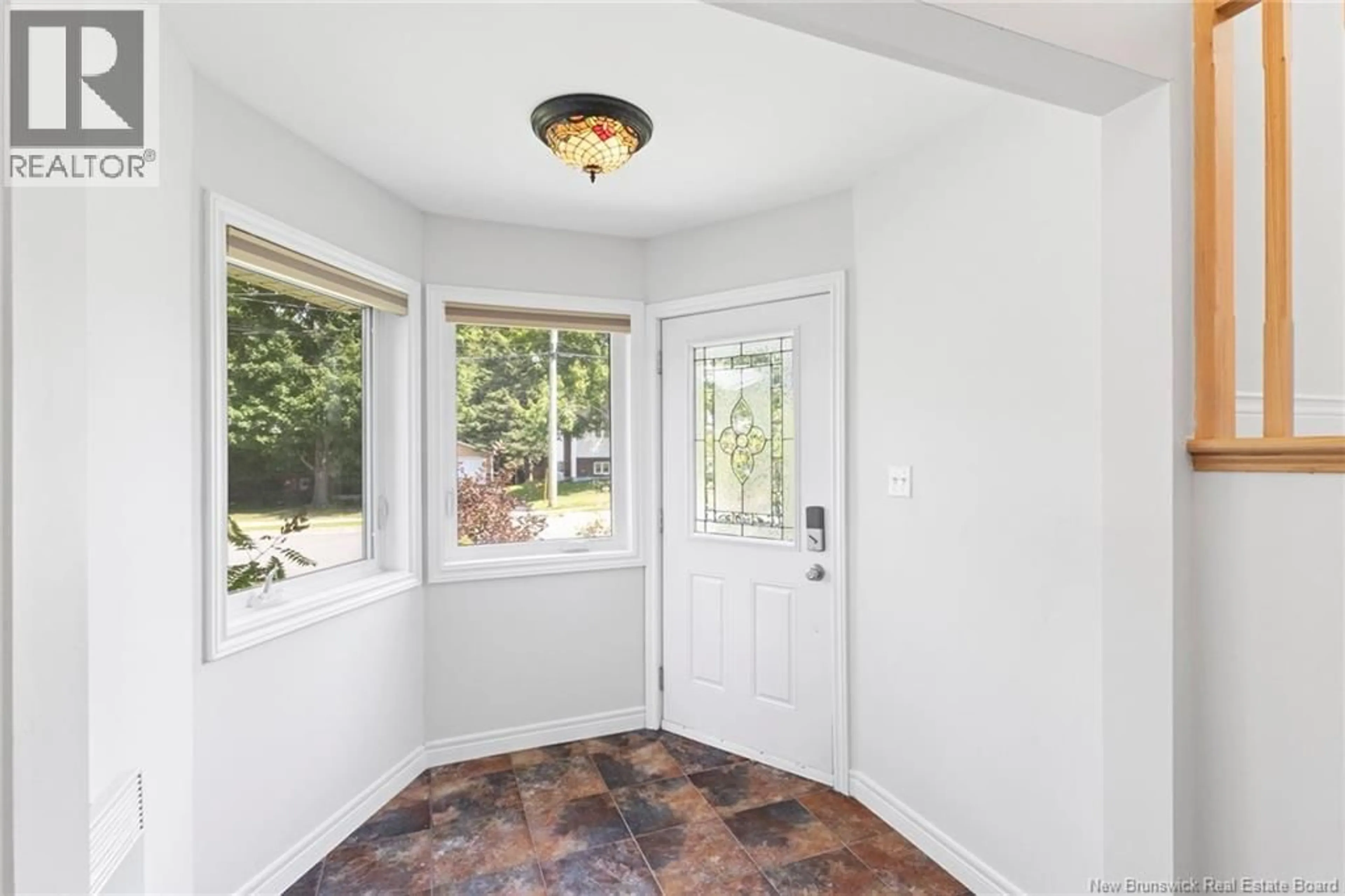 Indoor entryway for 73 MACINTOSH DRIVE, New Maryland New Brunswick E3C1B5