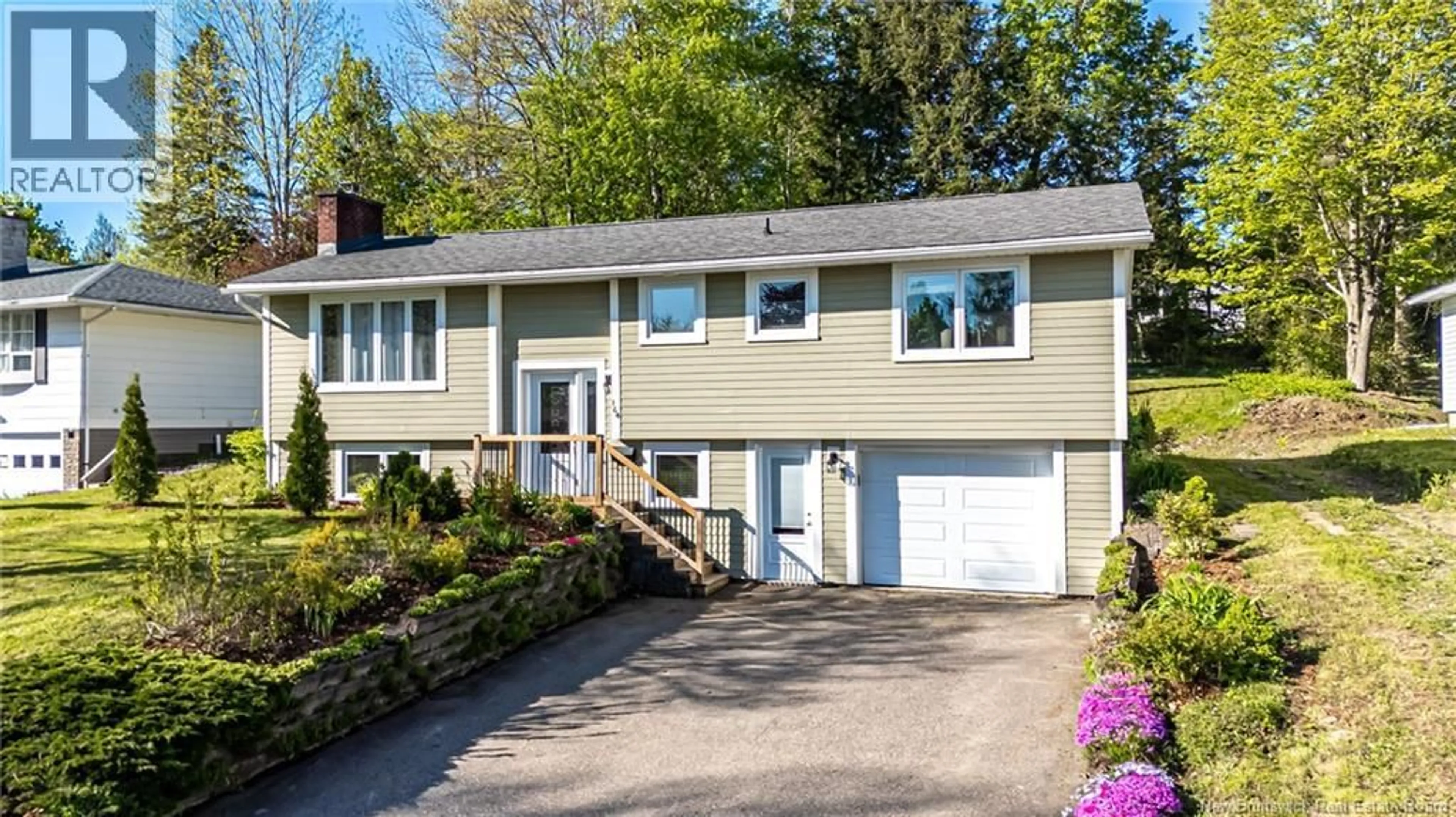 Home with vinyl exterior material, street for 164 LYNHAVEN STREET, Fredericton New Brunswick E3B2V4