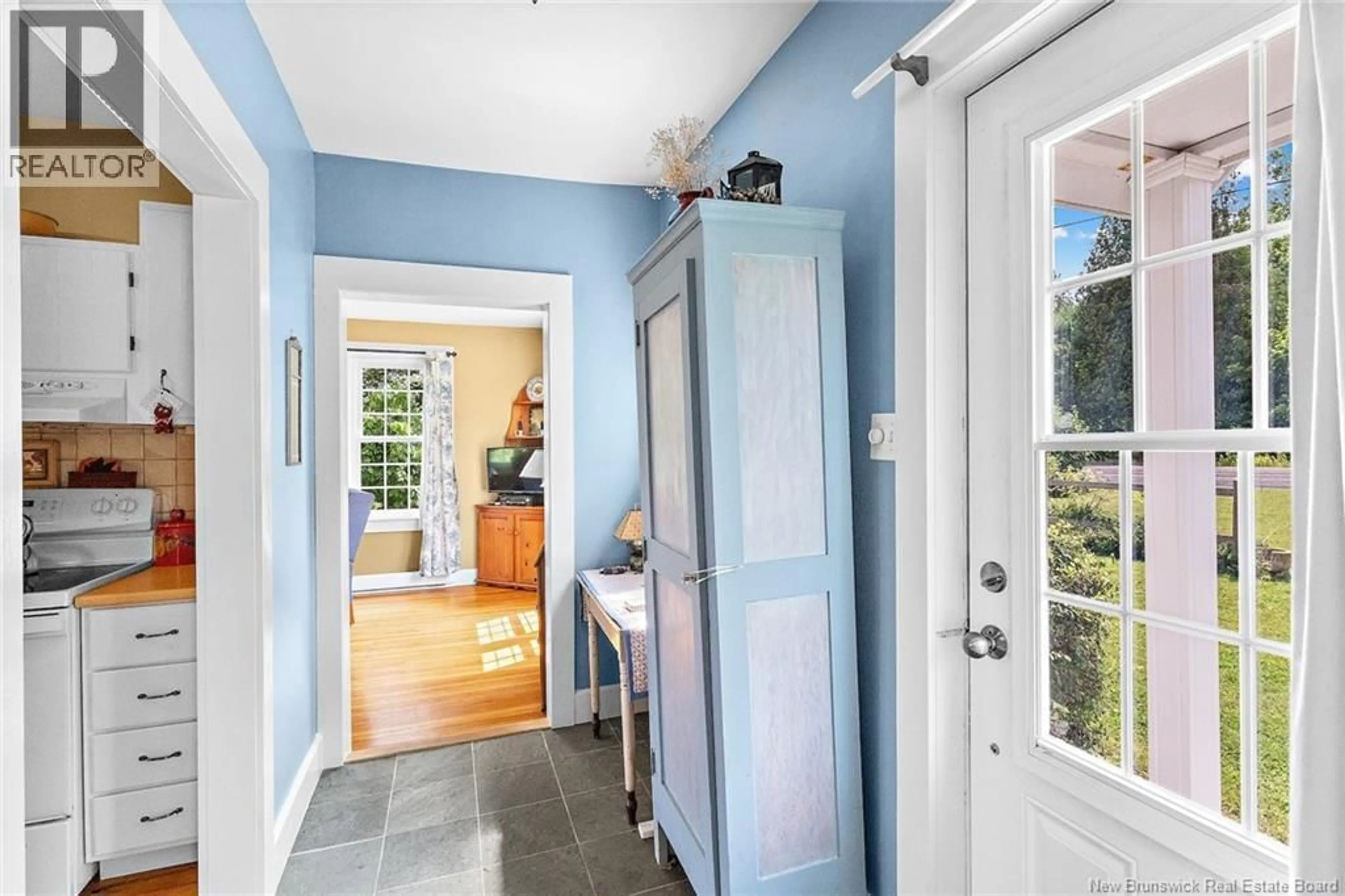 Indoor entryway for 4491 ROUTE 102, Queenstown New Brunswick E5M1Z5