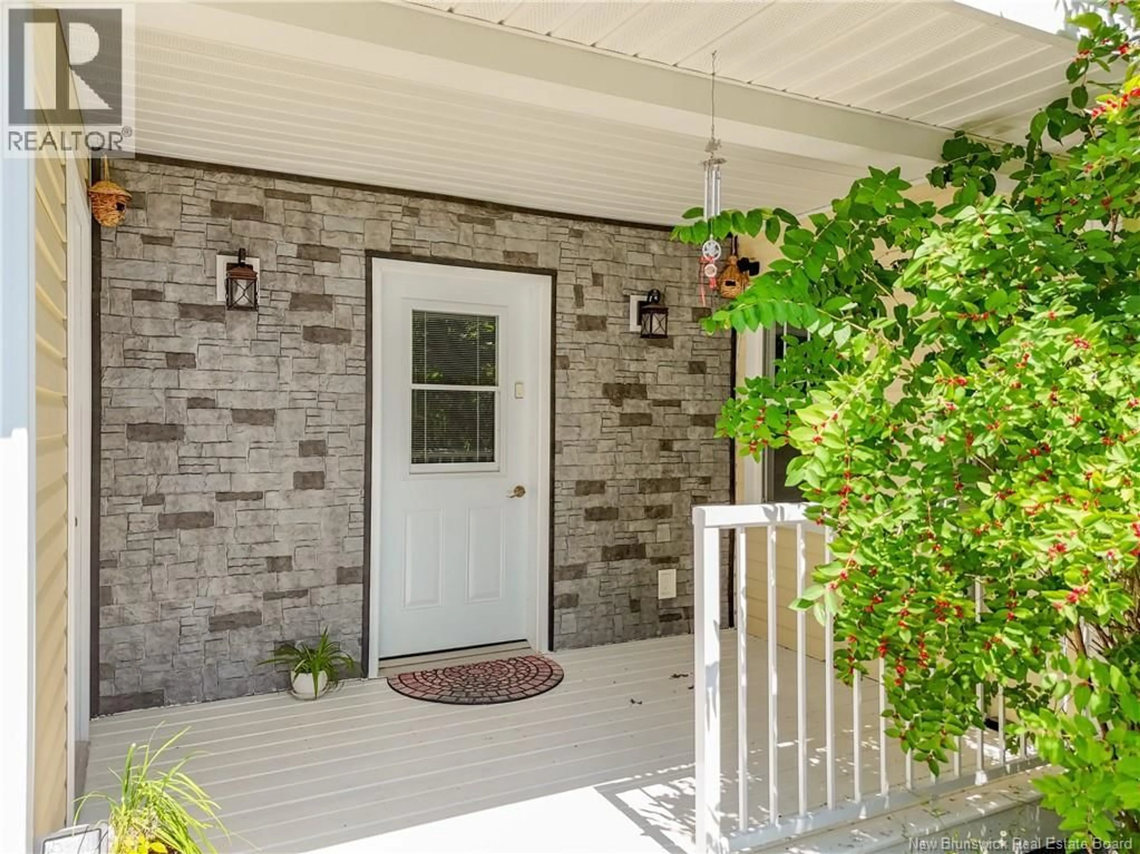 Indoor entryway for 15 VANCEBORO ROAD, McAdam New Brunswick E6J1Z3
