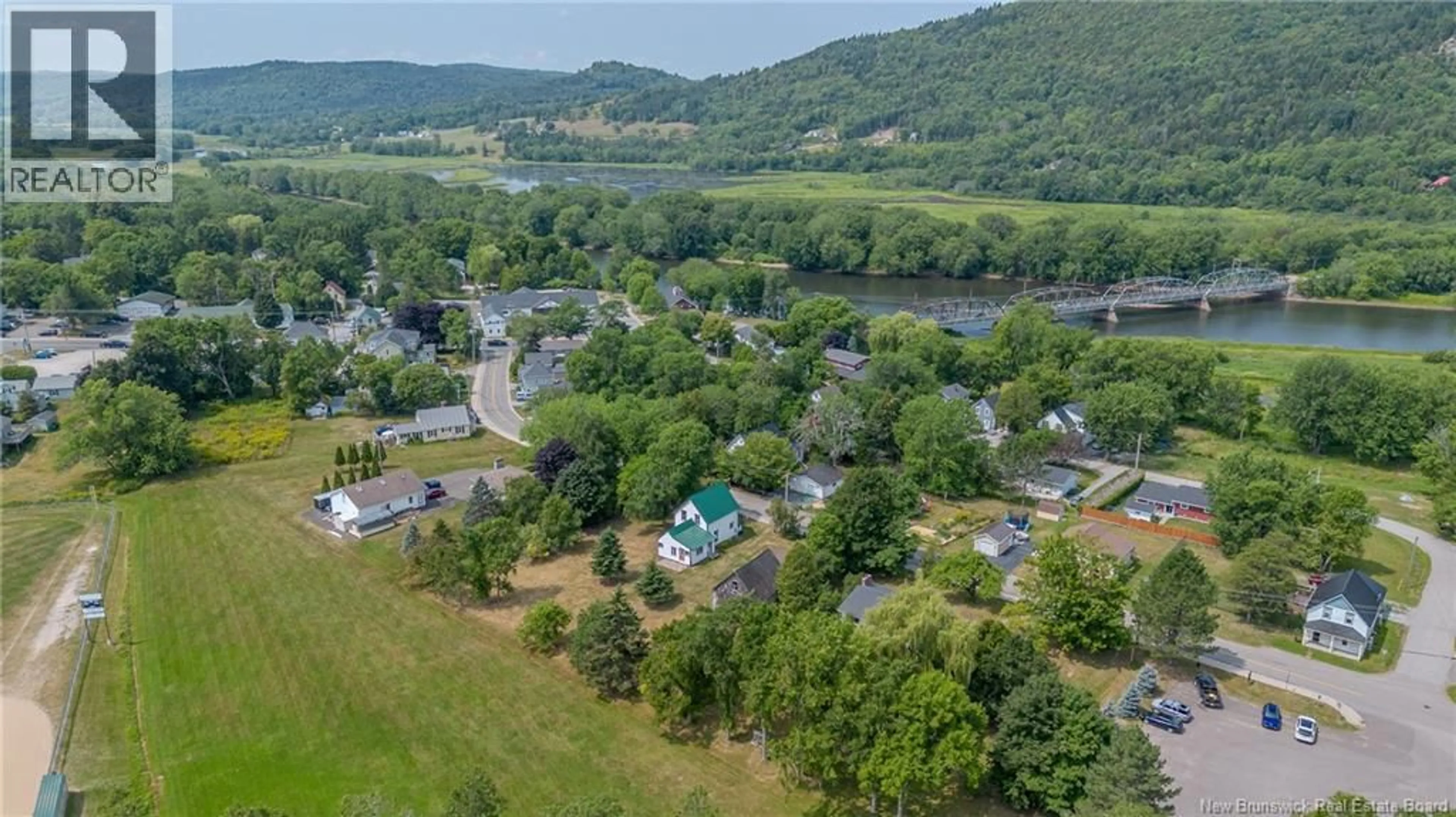 A pic from outside/outdoor area/front of a property/back of a property/a pic from drone, water/lake/river/ocean view for 32 DUTCH POINT ROAD, Hampton New Brunswick E5N5Y8