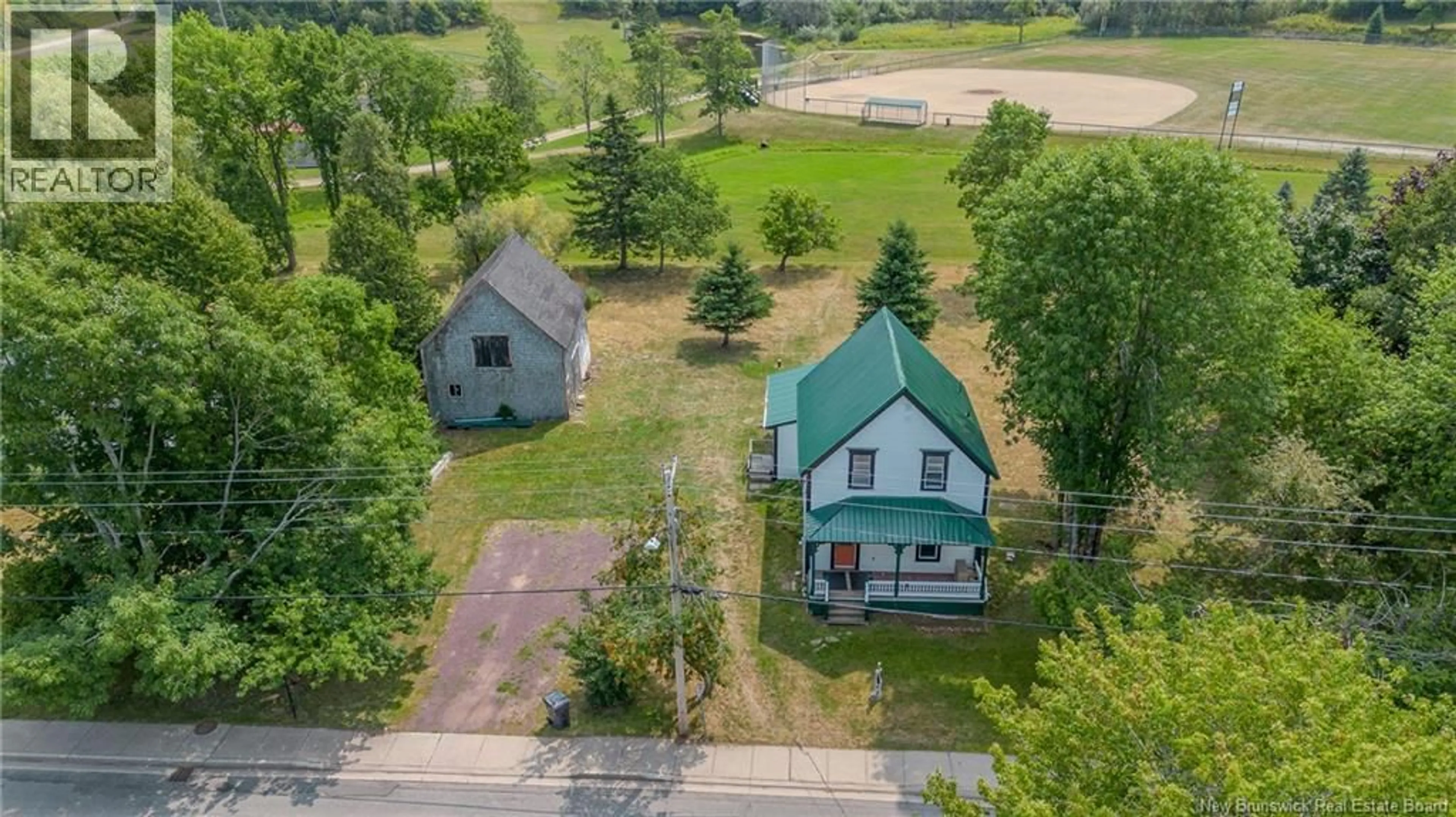 A pic from outside/outdoor area/front of a property/back of a property/a pic from drone, street for 32 DUTCH POINT ROAD, Hampton New Brunswick E5N5Y8