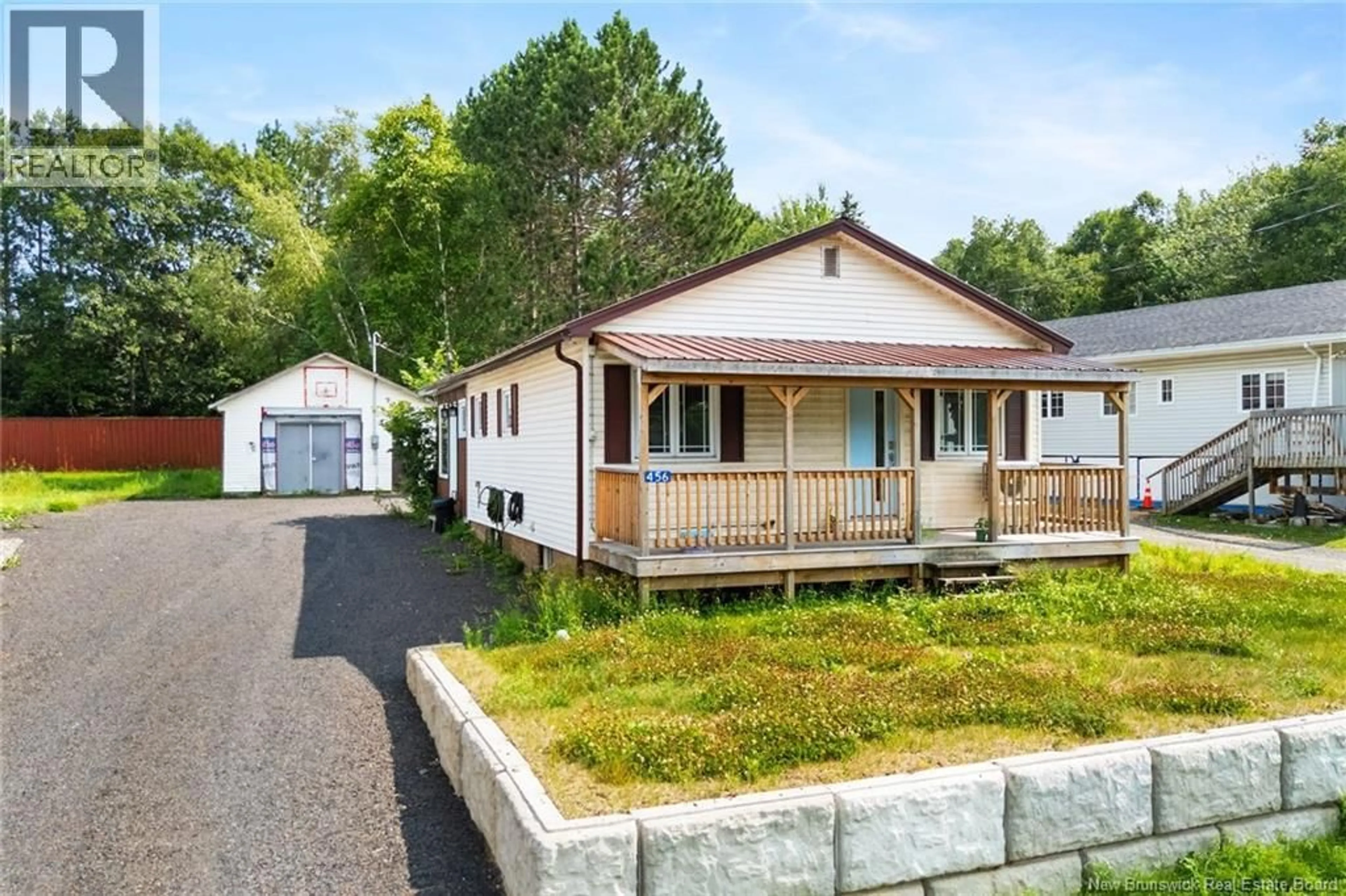 Home with vinyl exterior material, street for 456 PLEASANT DRIVE, Minto New Brunswick E4B2T3