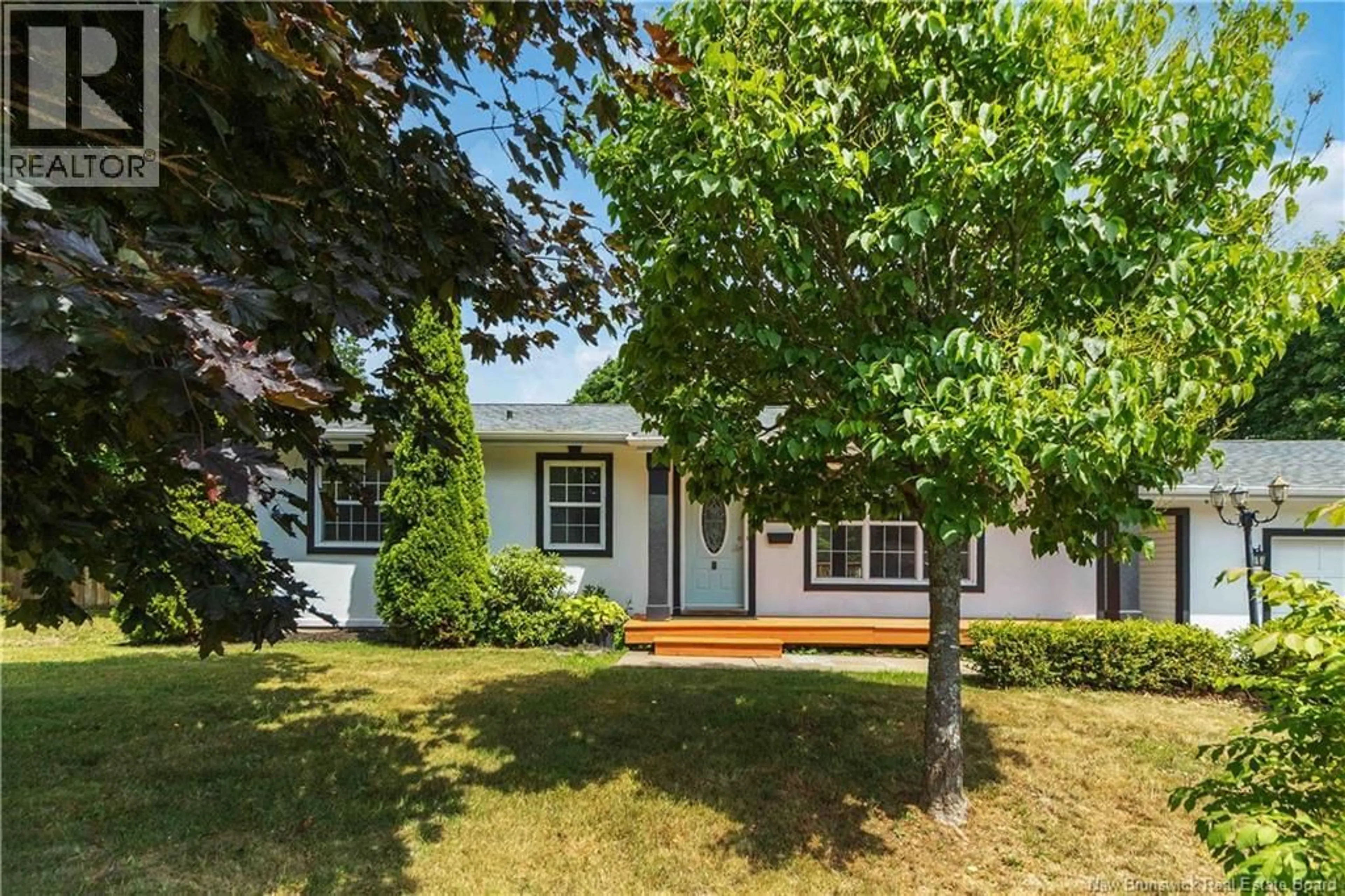 Home with vinyl exterior material, street for 552 BREAU STREET, Dieppe New Brunswick E1A5N1