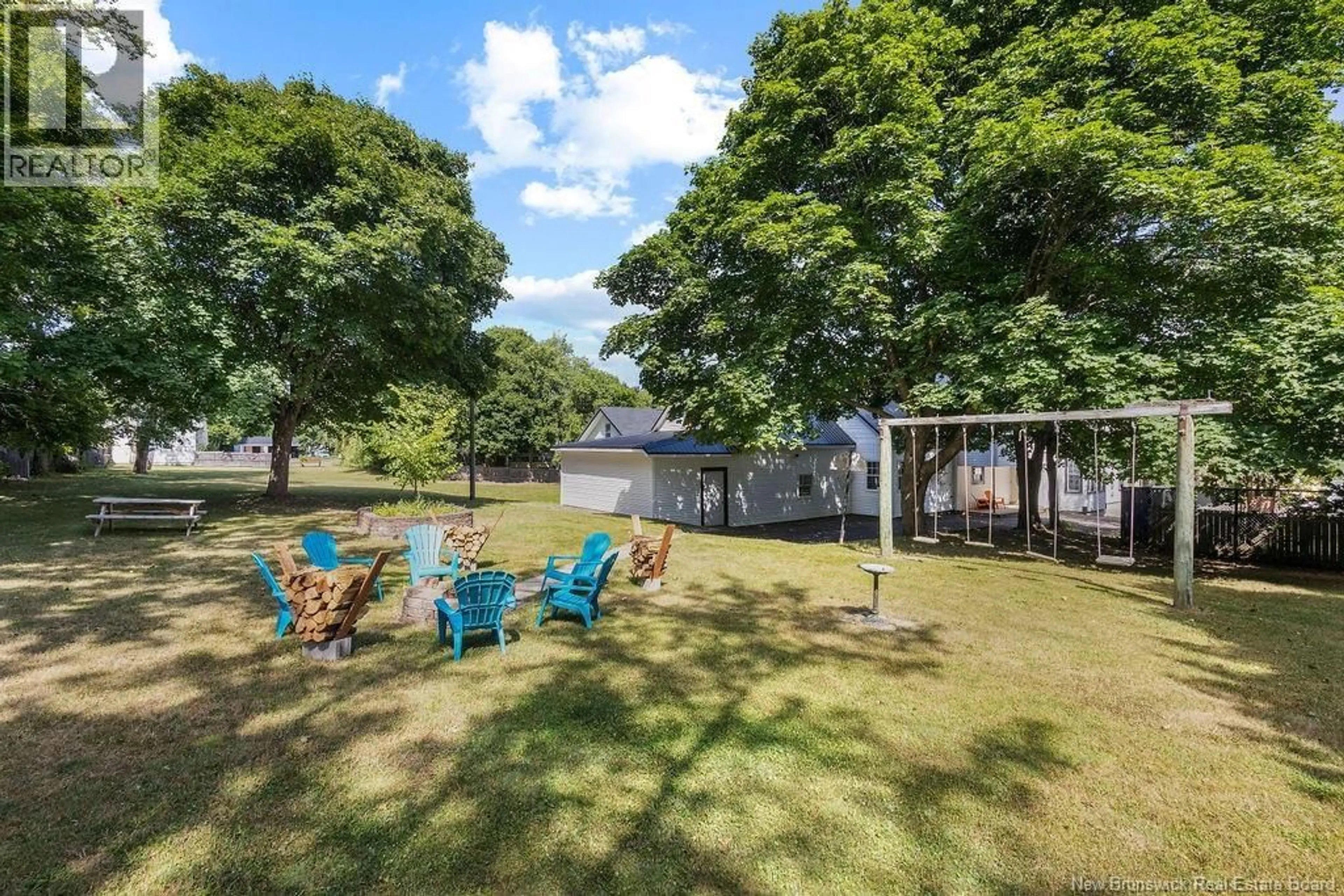 A pic from outside/outdoor area/front of a property/back of a property/a pic from drone, water/lake/river/ocean view for 515 KING GEORGE HWY, Miramichi New Brunswick E1V1M9