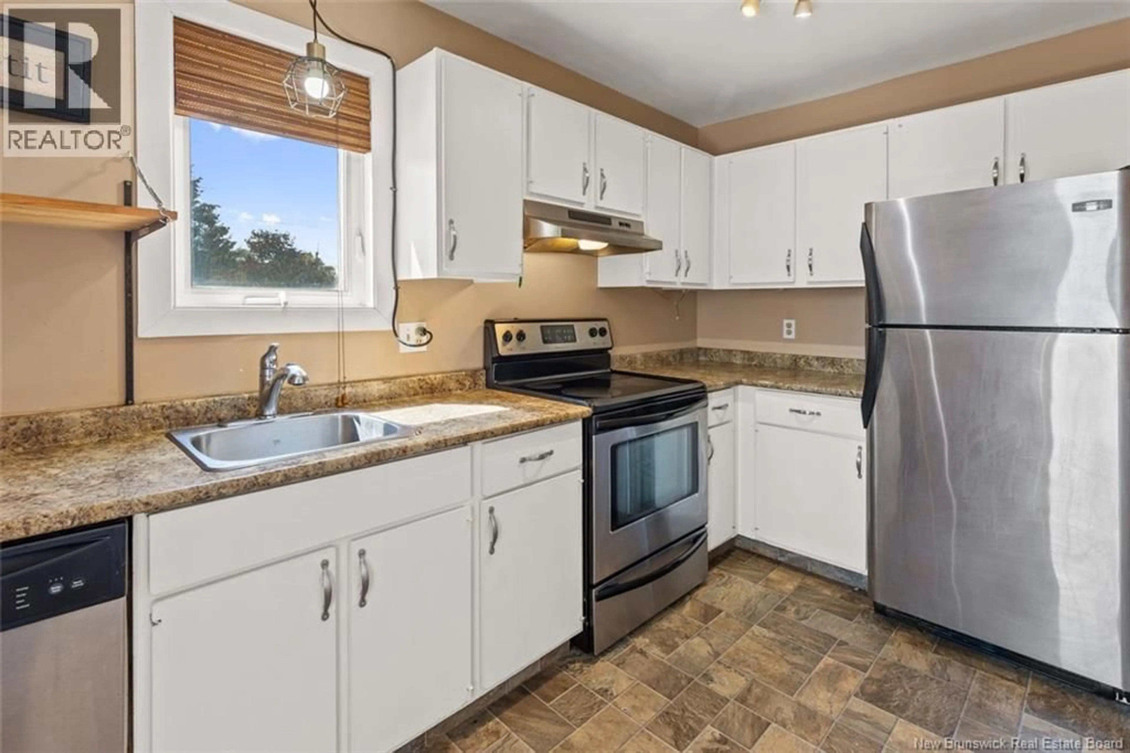 Standard kitchen, unknown for 5 - 72 KENDRA, Moncton New Brunswick E1C4J9