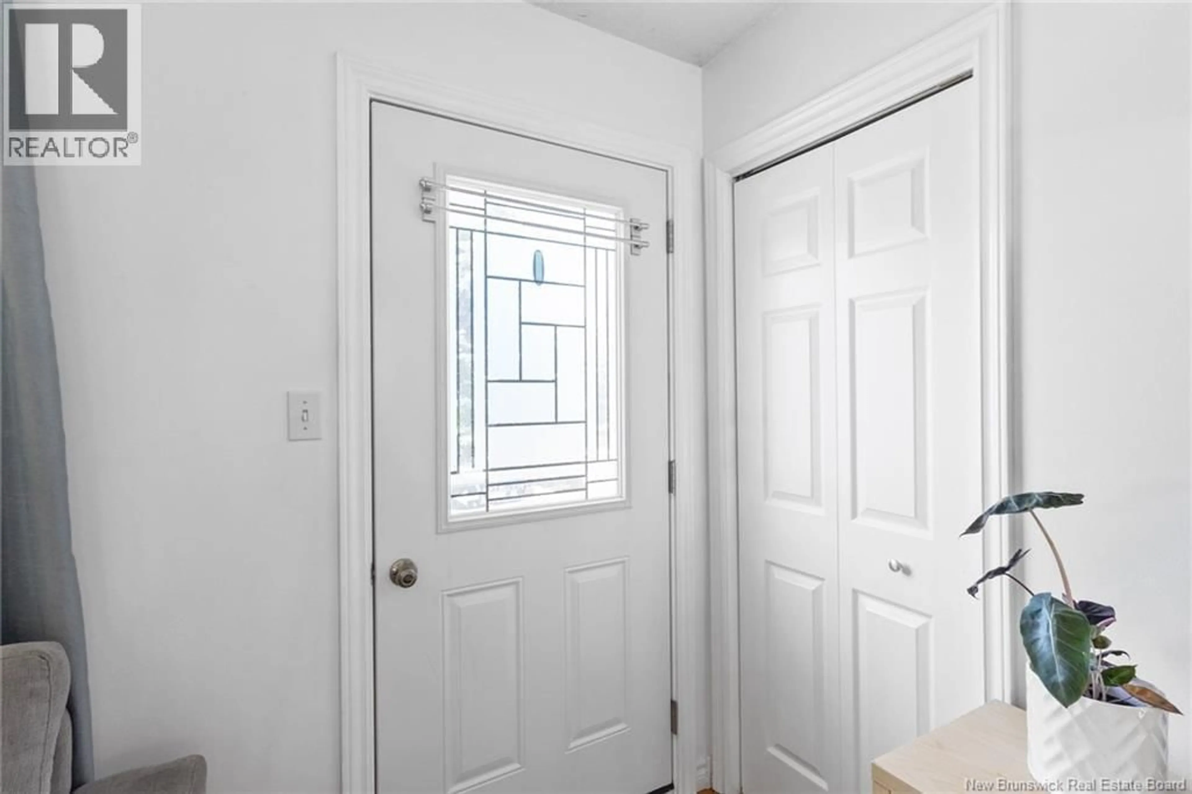Indoor entryway for 87 FINNAMORE STREET, Oromocto New Brunswick E2V2R5