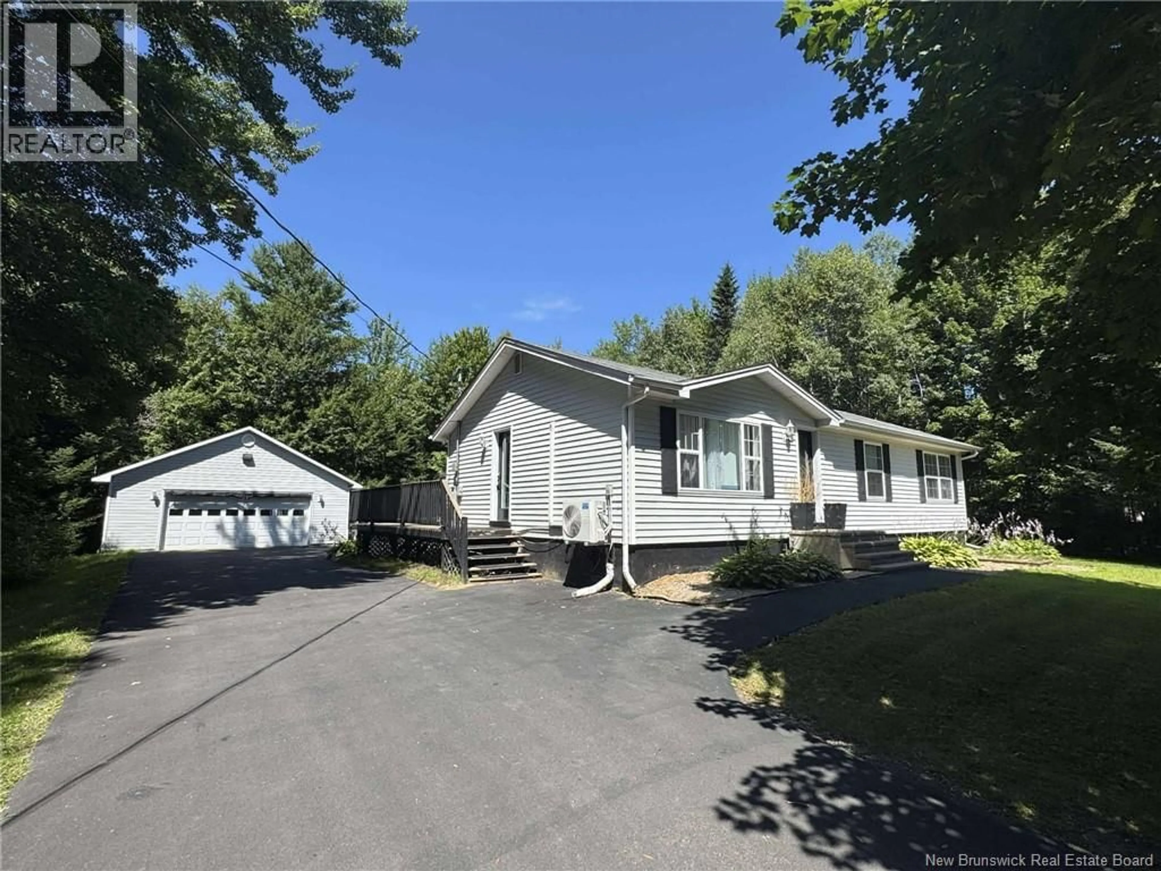 Home with vinyl exterior material, street for 10 ESTABROOKS AVENUE, Lincoln New Brunswick E3B8S8