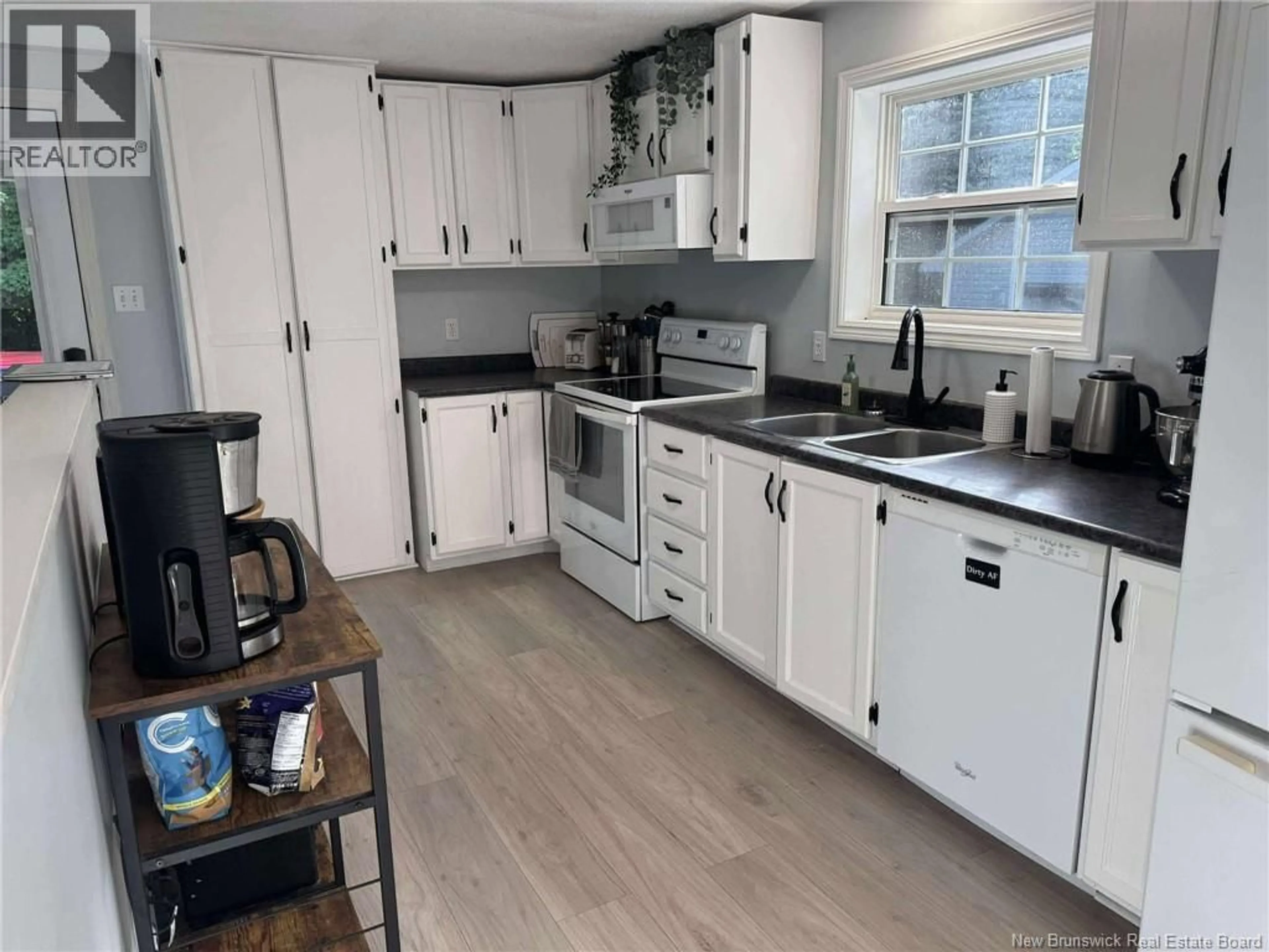 Standard kitchen, unknown for 10 ESTABROOKS AVENUE, Lincoln New Brunswick E3B8S8