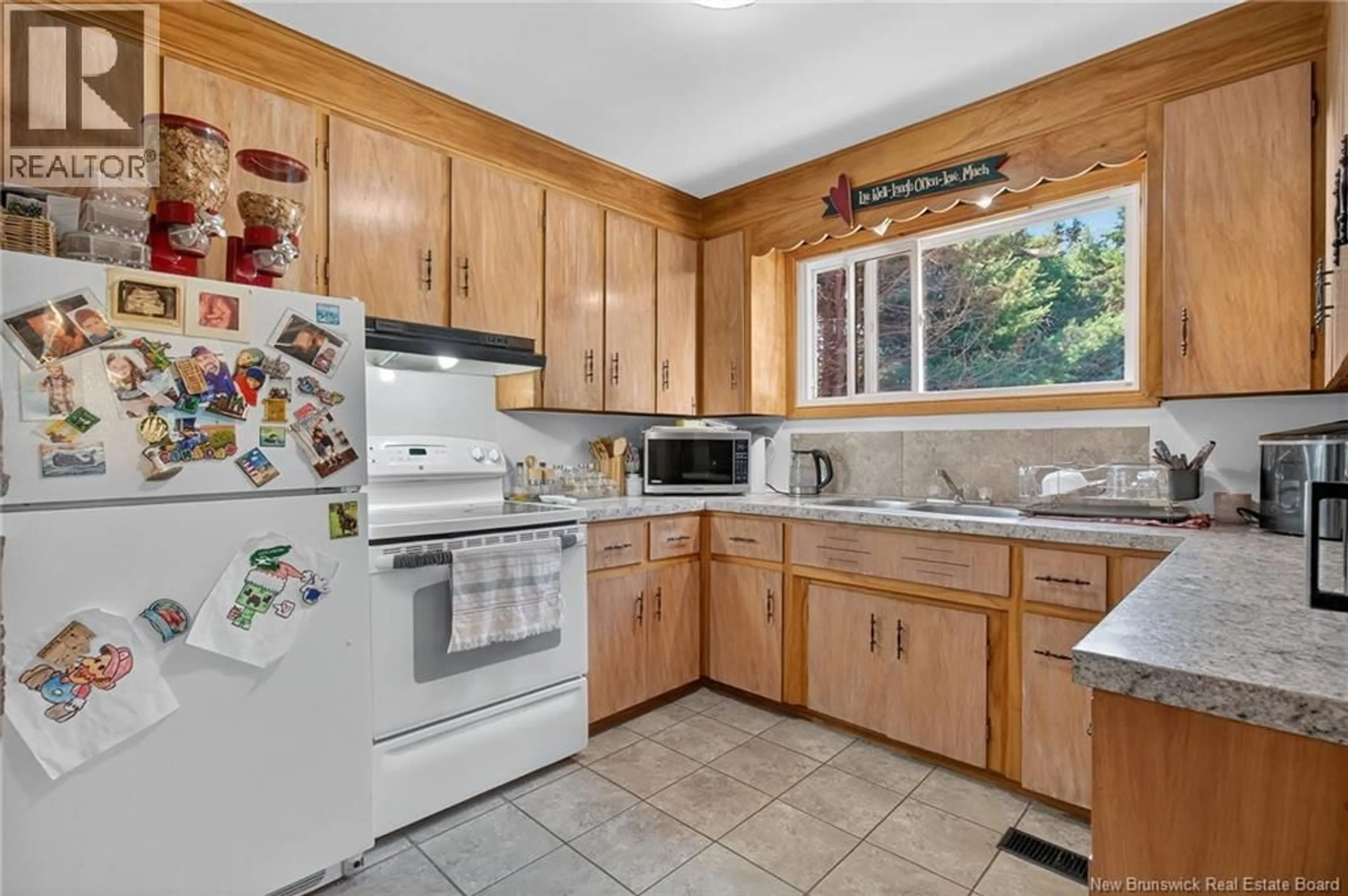 Standard kitchen, ceramic/tile floor for 244 FAIRFIELD ROAD, Sackville New Brunswick E4L2Y1