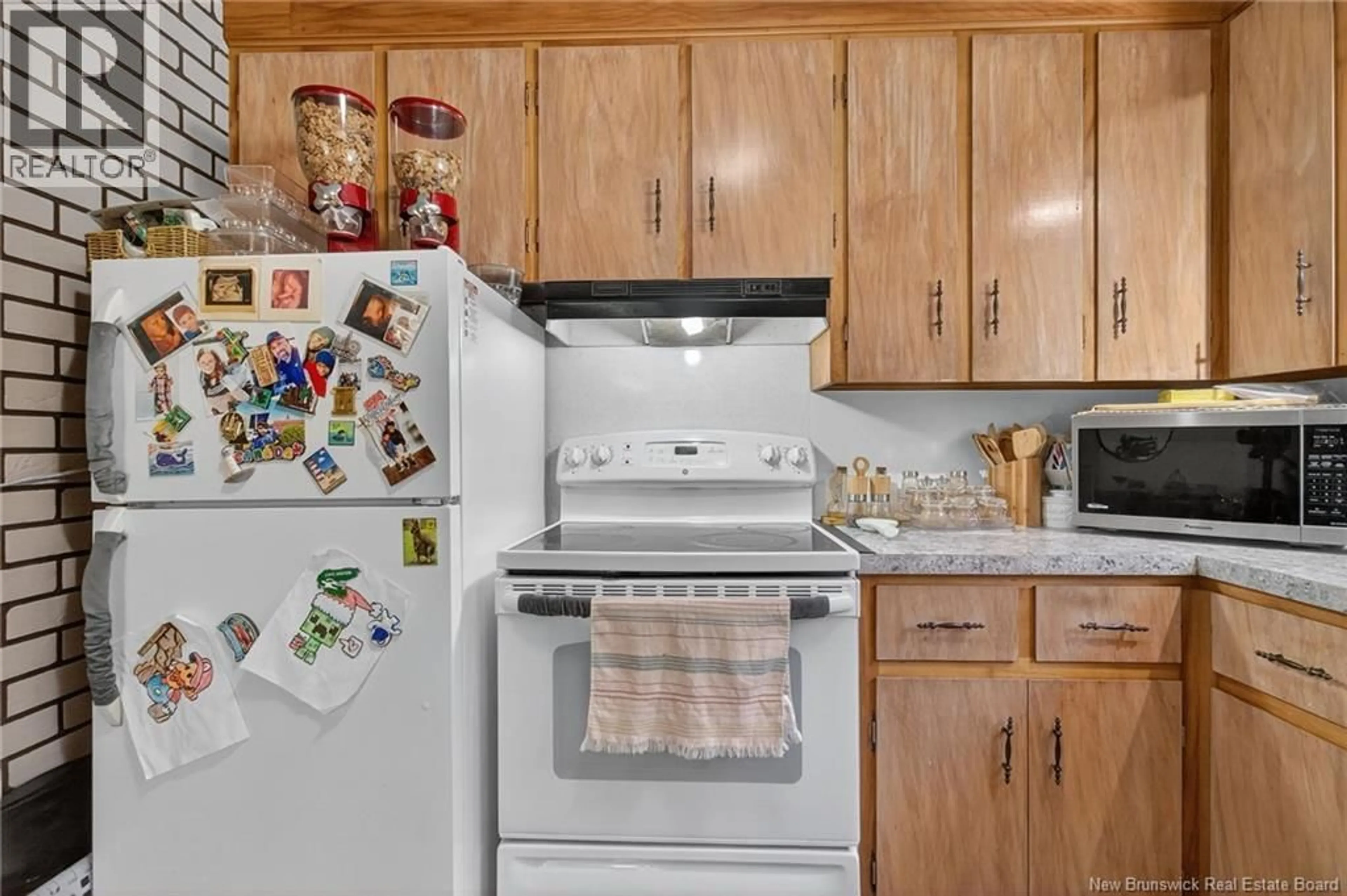 Standard kitchen, unknown for 244 FAIRFIELD ROAD, Sackville New Brunswick E4L2Y1