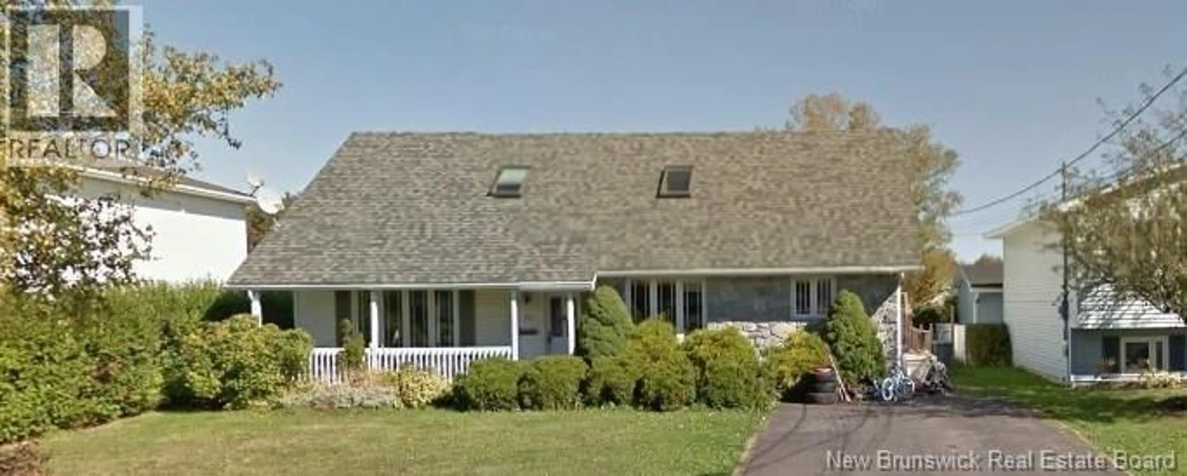 Home with vinyl exterior material, street for 35 FULTON CRESCENT, Moncton New Brunswick E1C9J1
