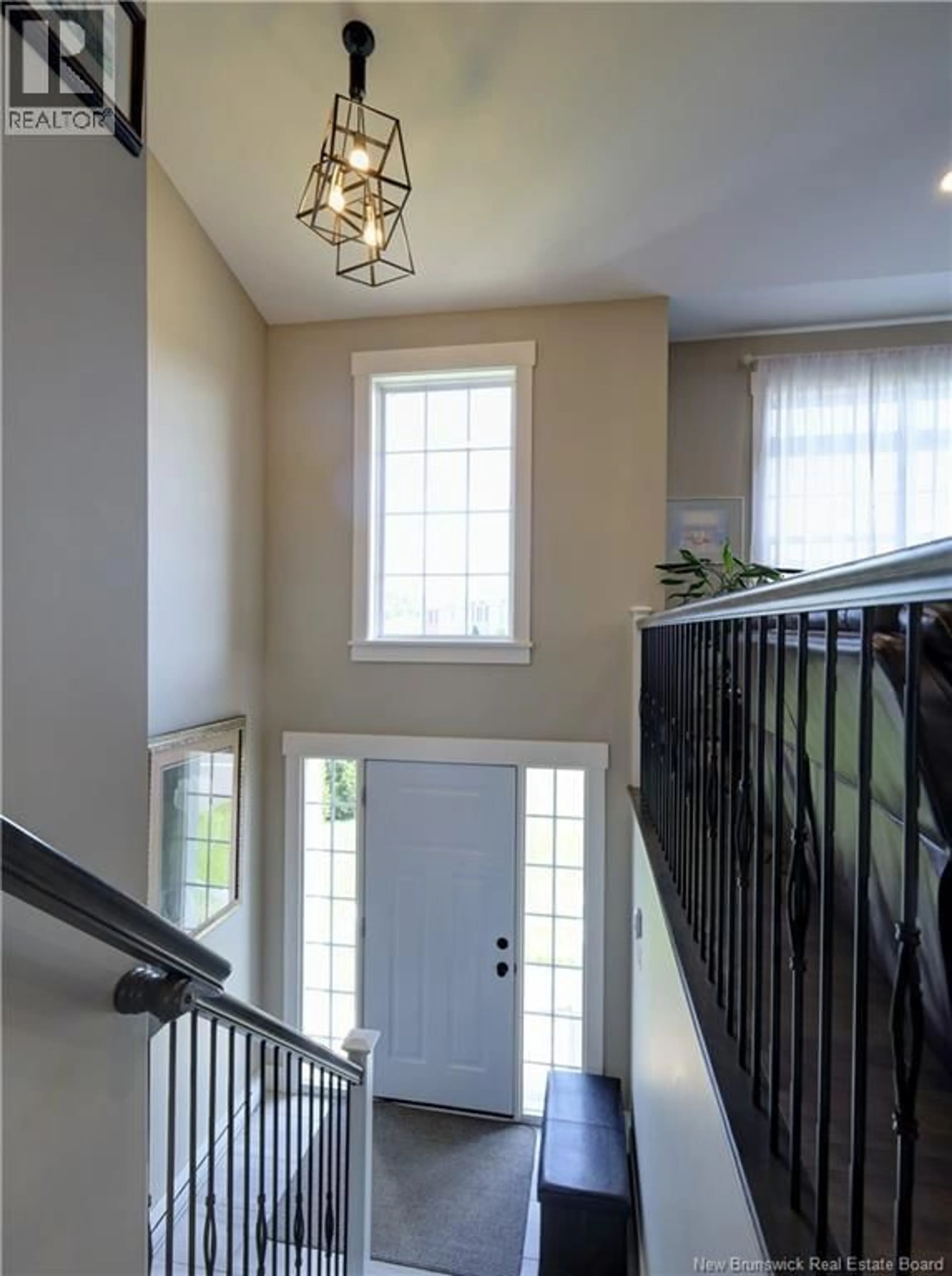 Indoor entryway for 8 CARTER CRESCENT, Oromocto New Brunswick E2V0C3