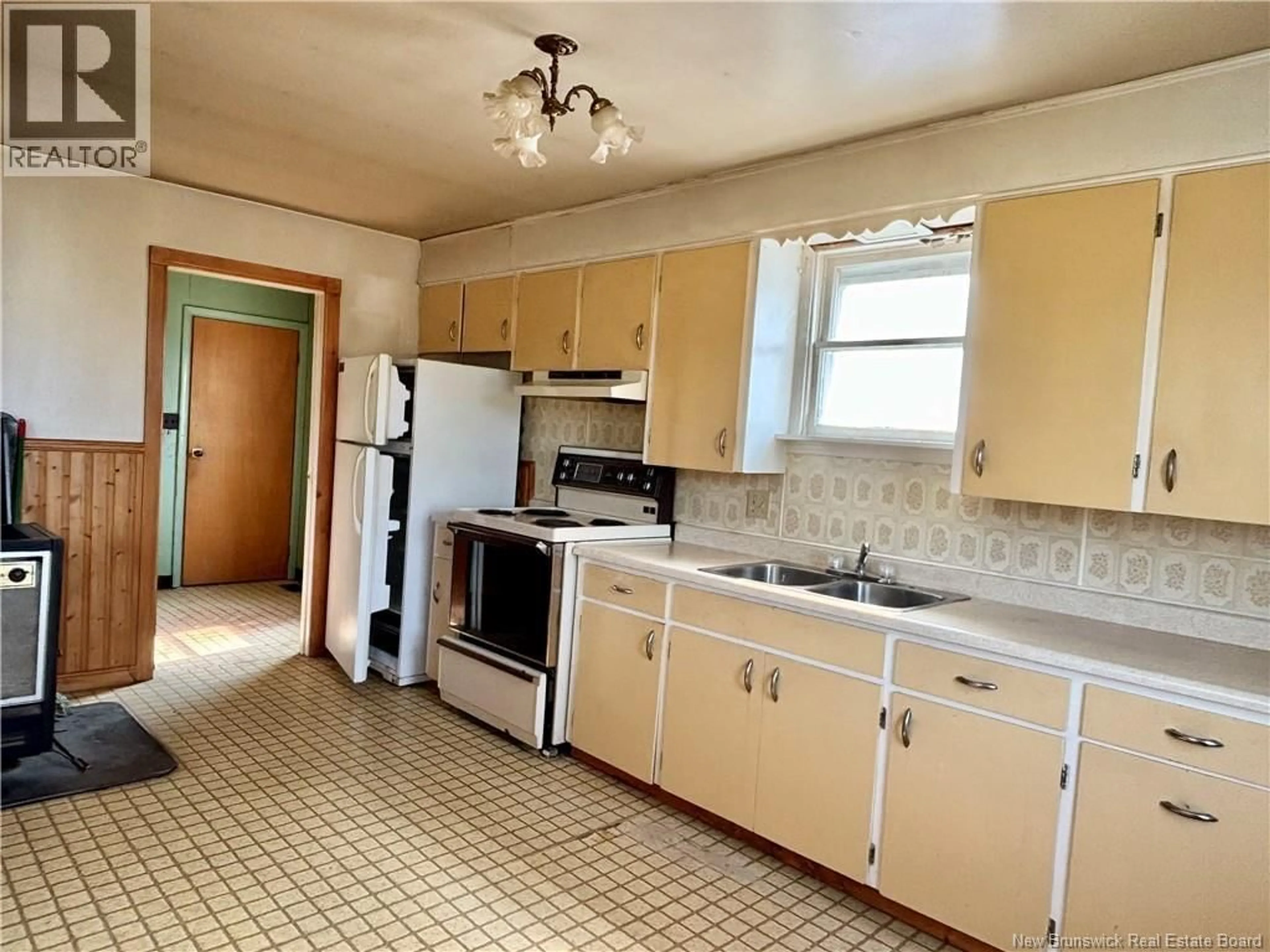 Standard kitchen, unknown for 4100 RTE 11, Tabusintac New Brunswick E9H1H9