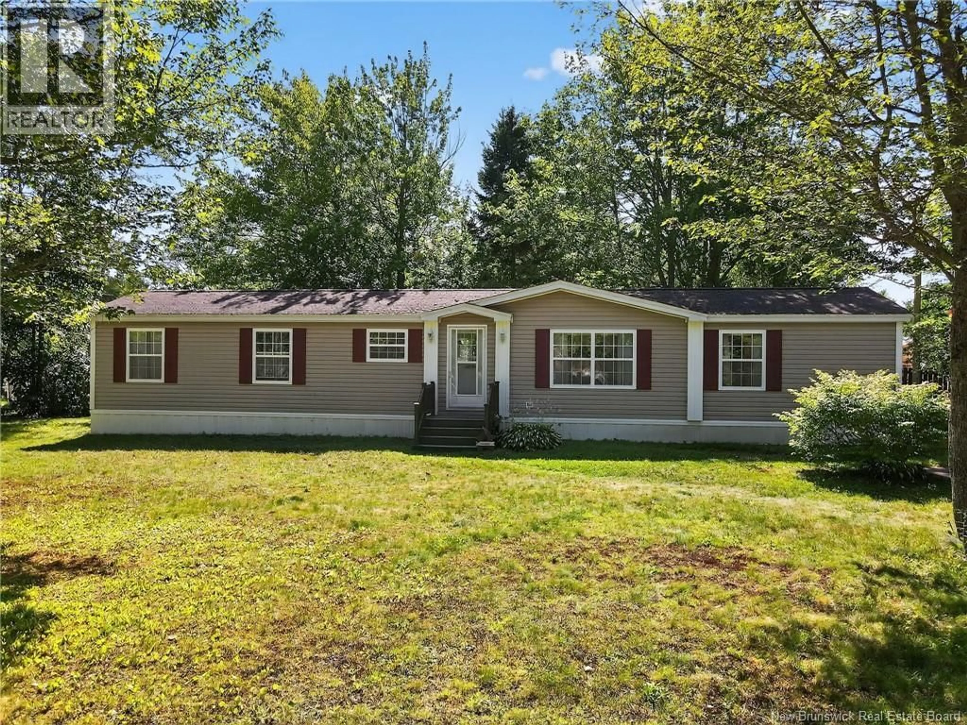 Home with vinyl exterior material, unknown for 7 CEDARGROVE, Moncton New Brunswick E1H2T8