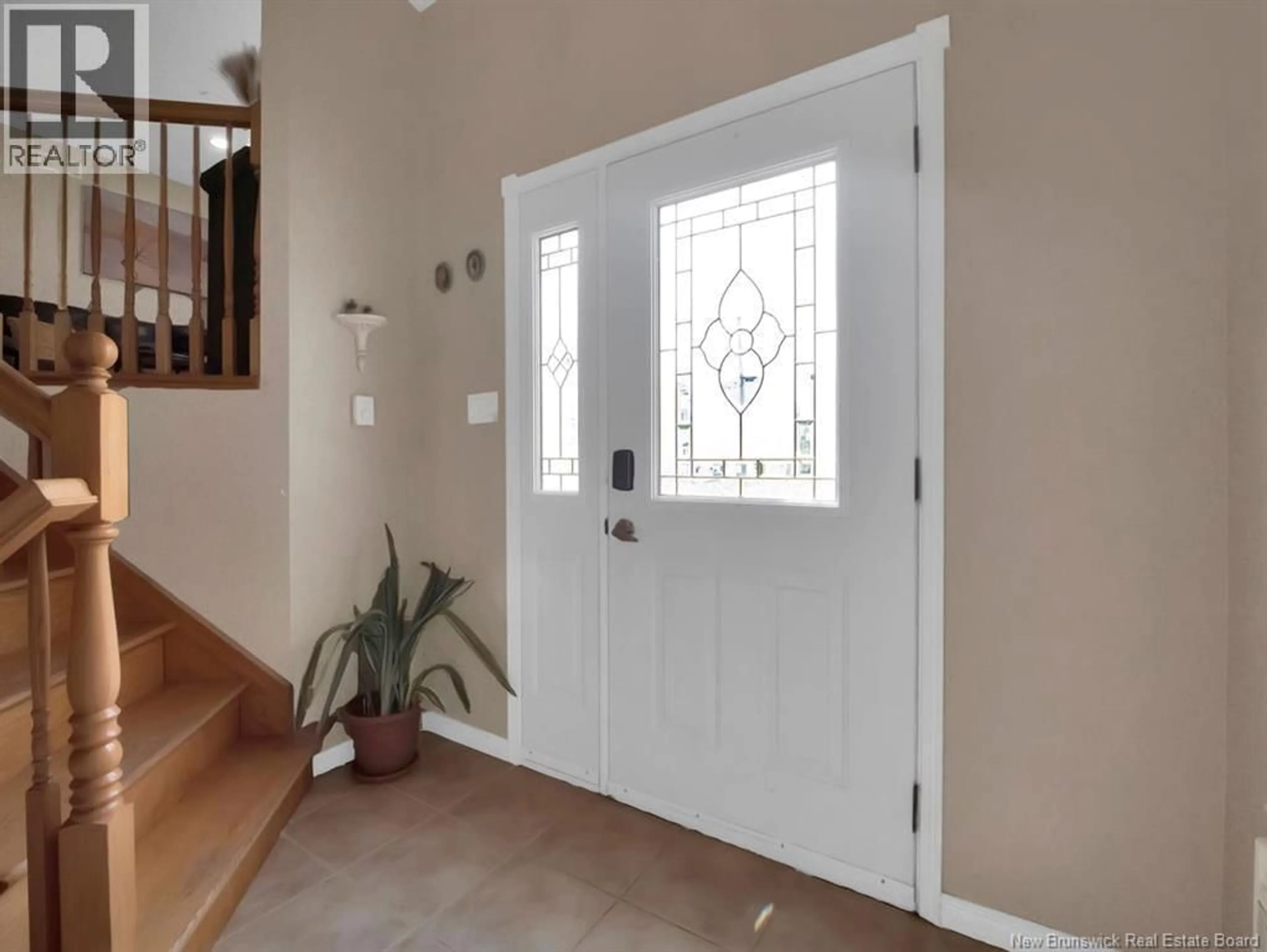 Indoor entryway for 143 TWIN OAKS DRIVE, Moncton New Brunswick E1G4W4