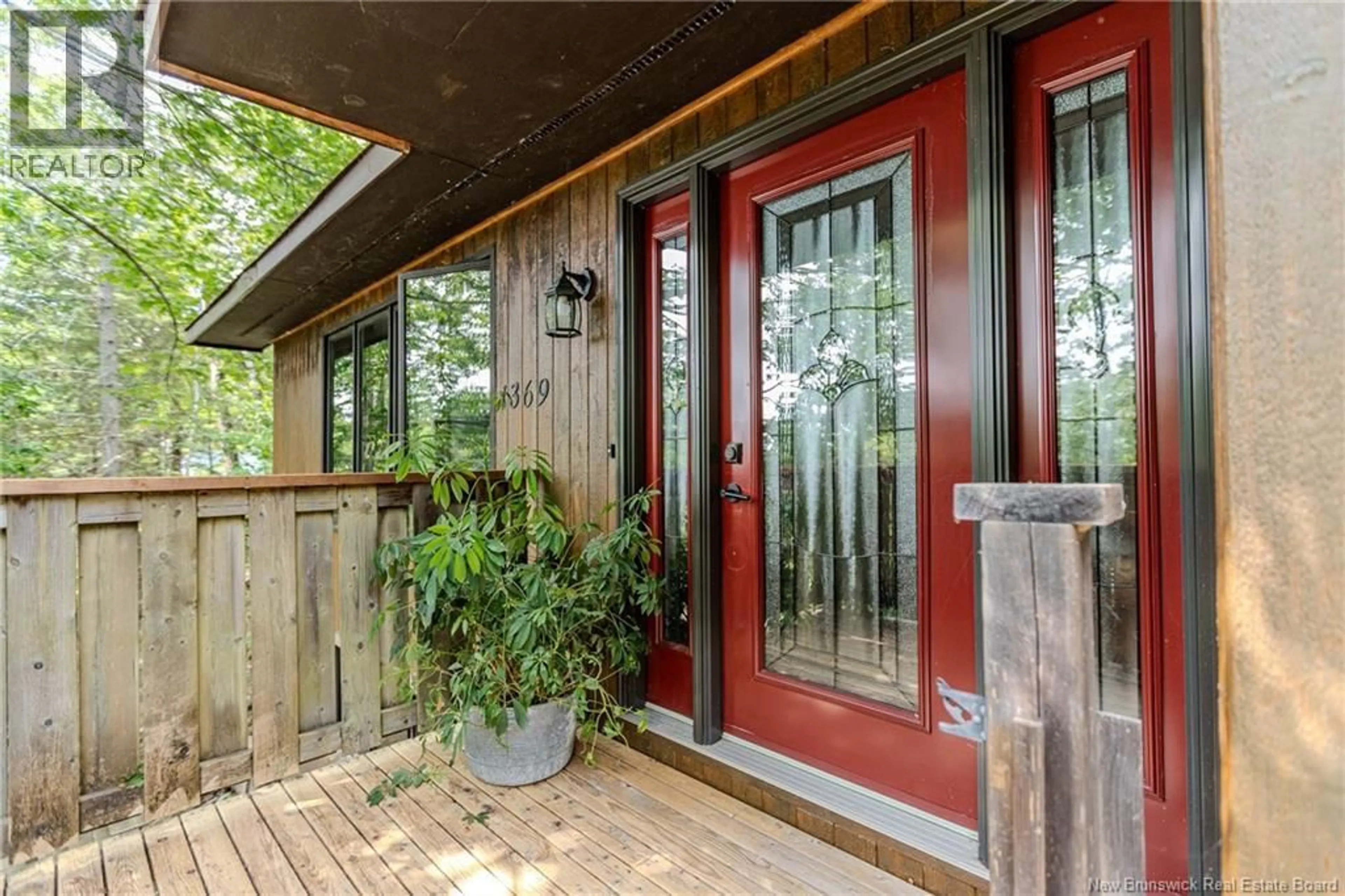 Indoor entryway for 1369 MAIN STREET, Hampton New Brunswick E5N6G8