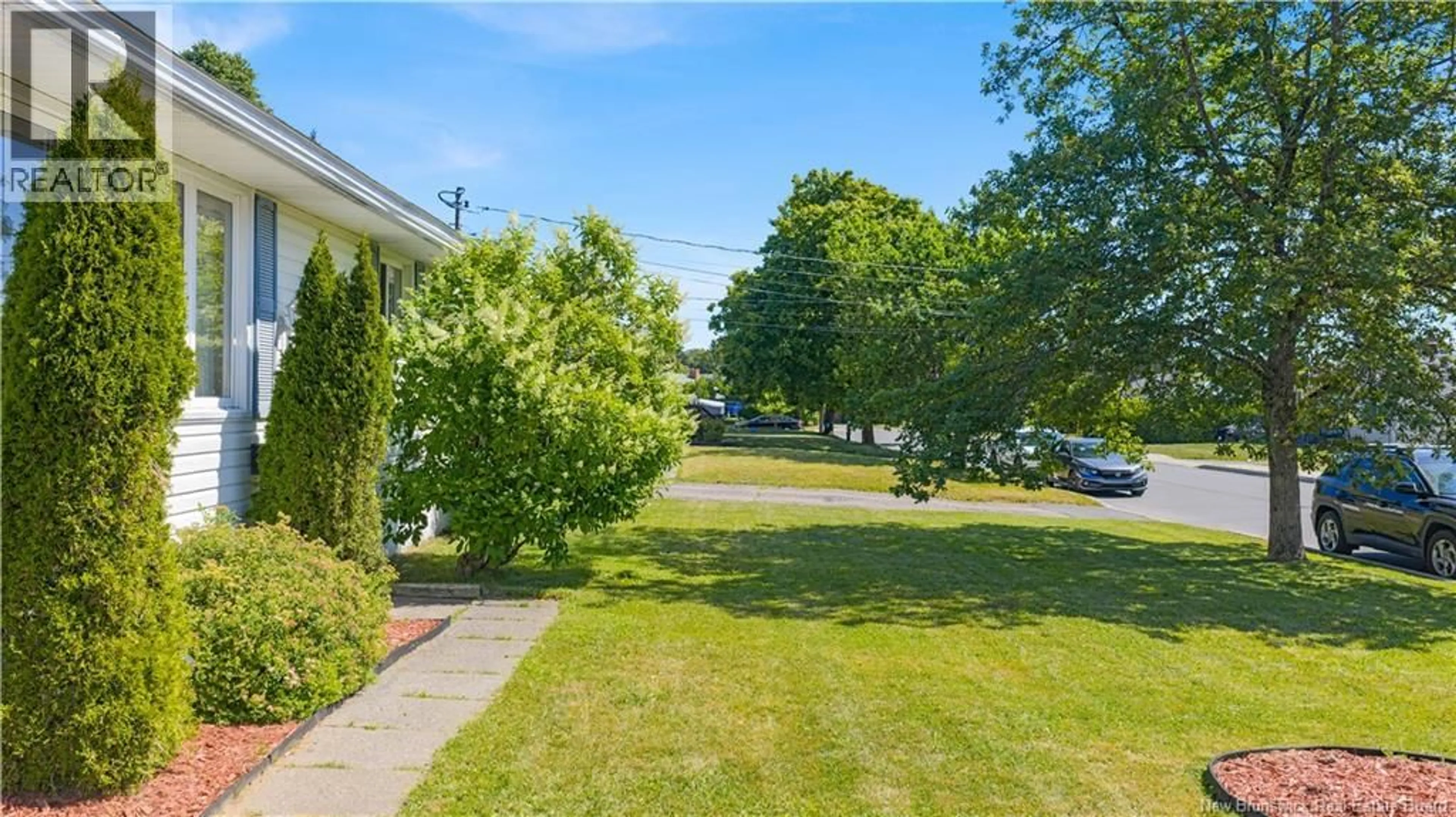A pic from outside/outdoor area/front of a property/back of a property/a pic from drone, street for 31 DOROTHEA DRIVE, Saint John New Brunswick E2J3H9