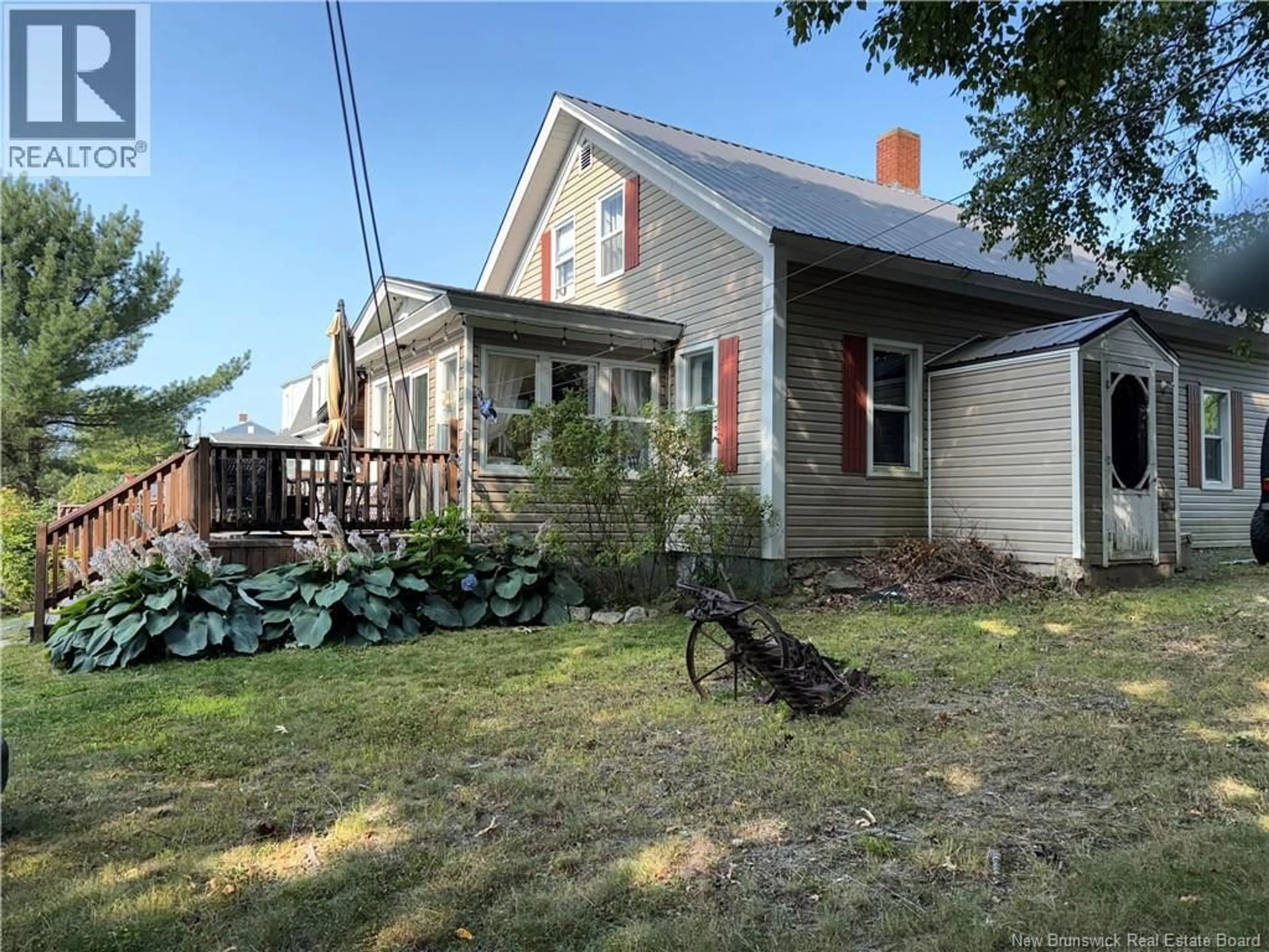 A pic from outside/outdoor area/front of a property/back of a property/a pic from drone, street for 29 ROCKLAND DRIVE, McAdam New Brunswick E6J1V3