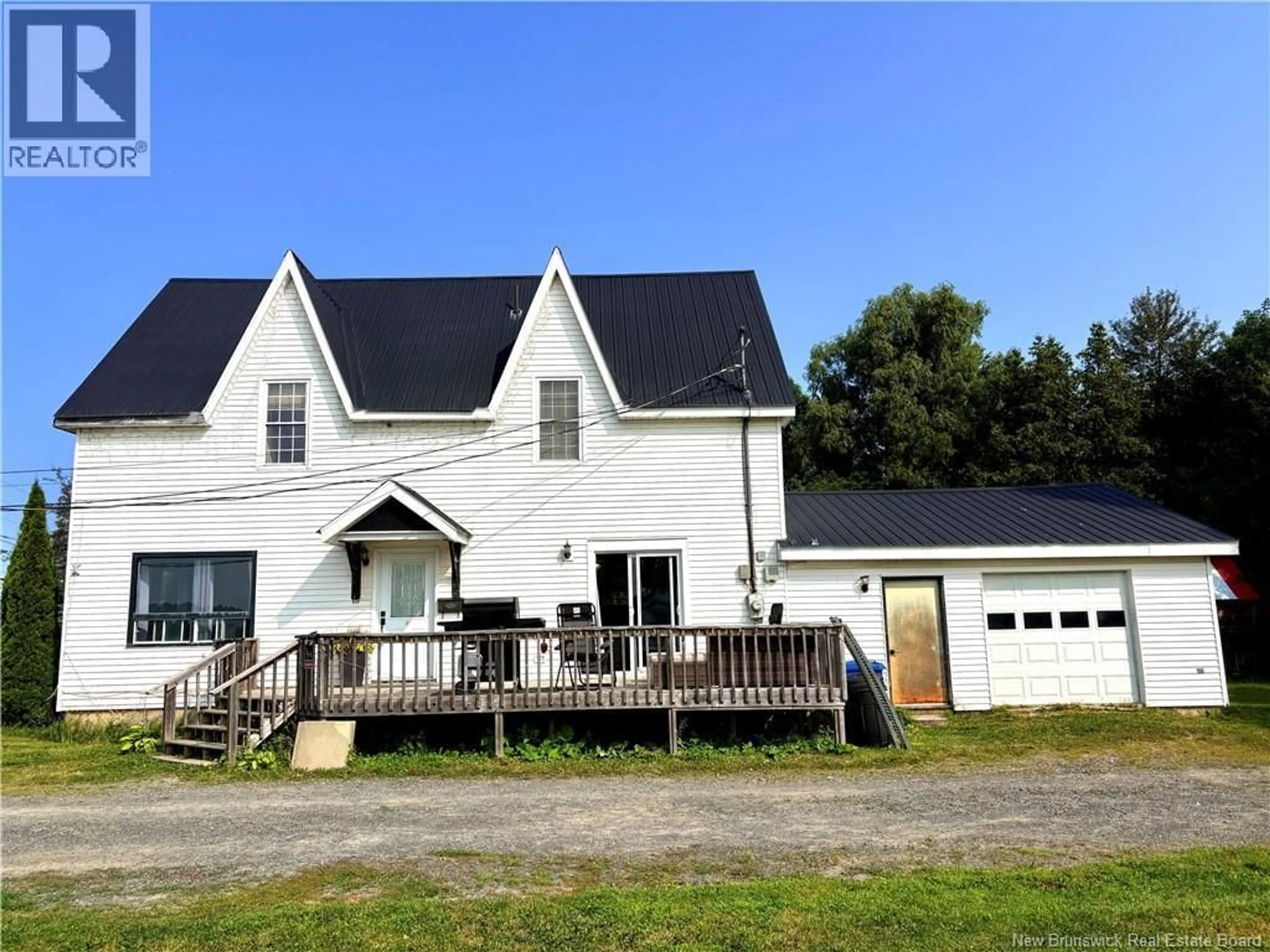 A pic from outside/outdoor area/front of a property/back of a property/a pic from drone, street for 166 MAIN STREET, Hartland New Brunswick E7P2M5