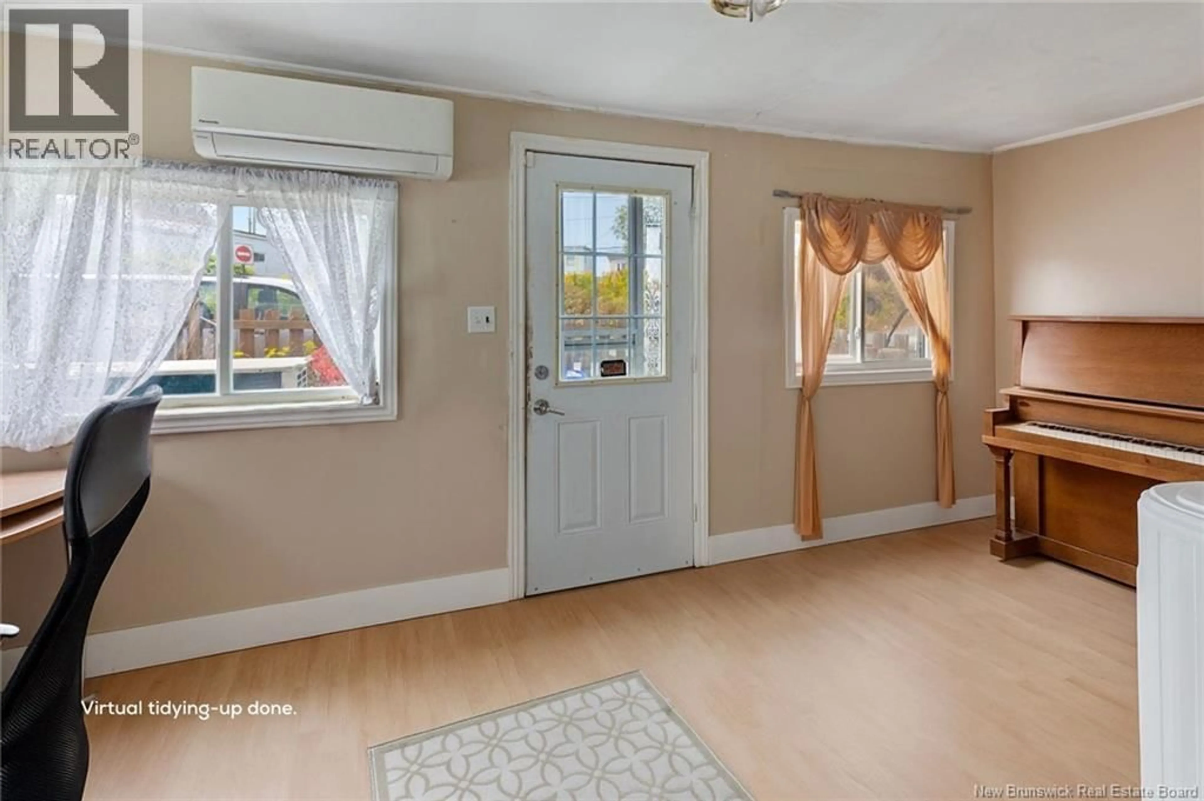 Indoor entryway for 222 HARRINGTON STREET, Saint John New Brunswick E2K1X8