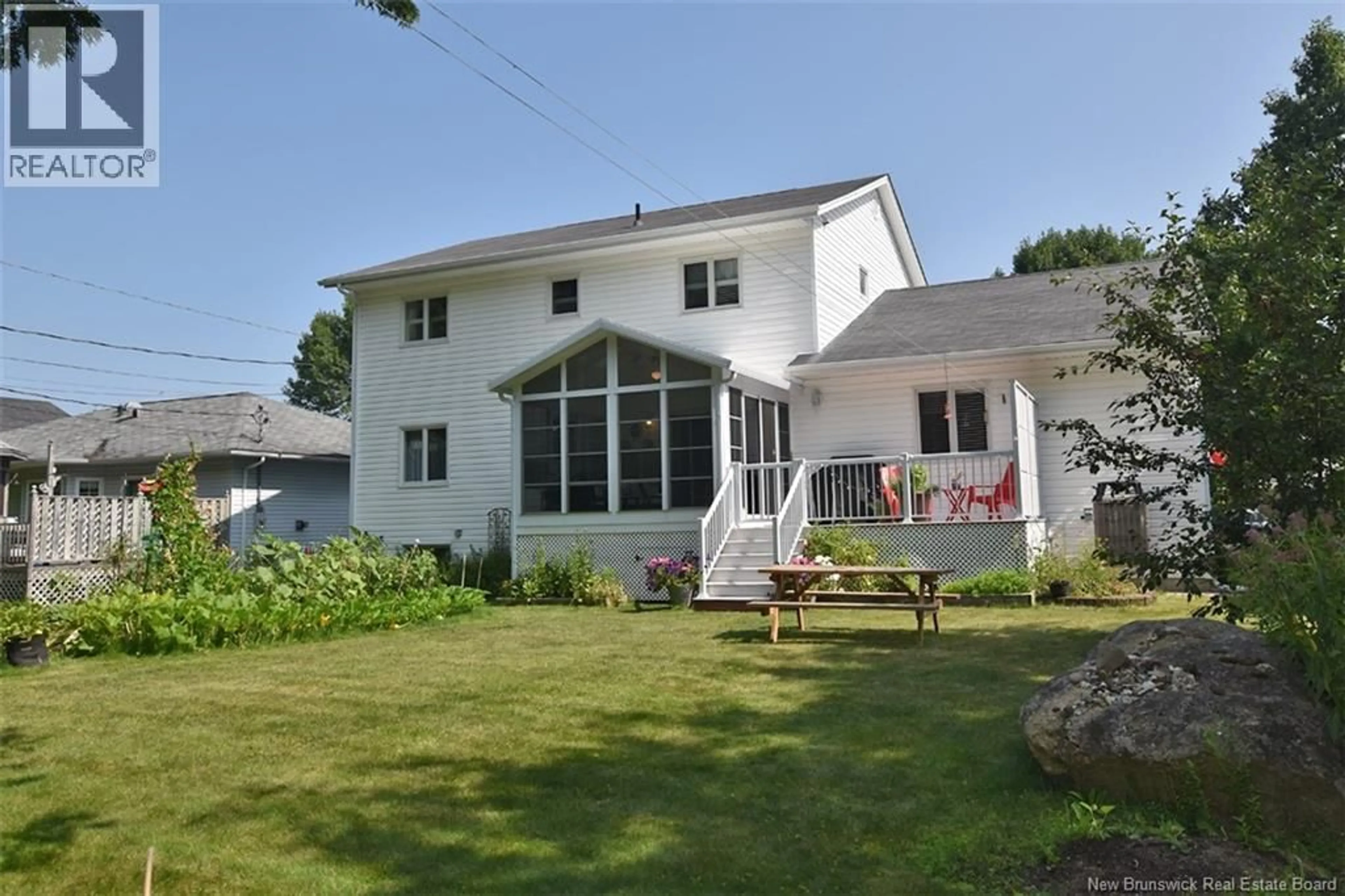Home with vinyl exterior material, unknown for 86 WESBETT STREET, Fredericton New Brunswick E3B7H4