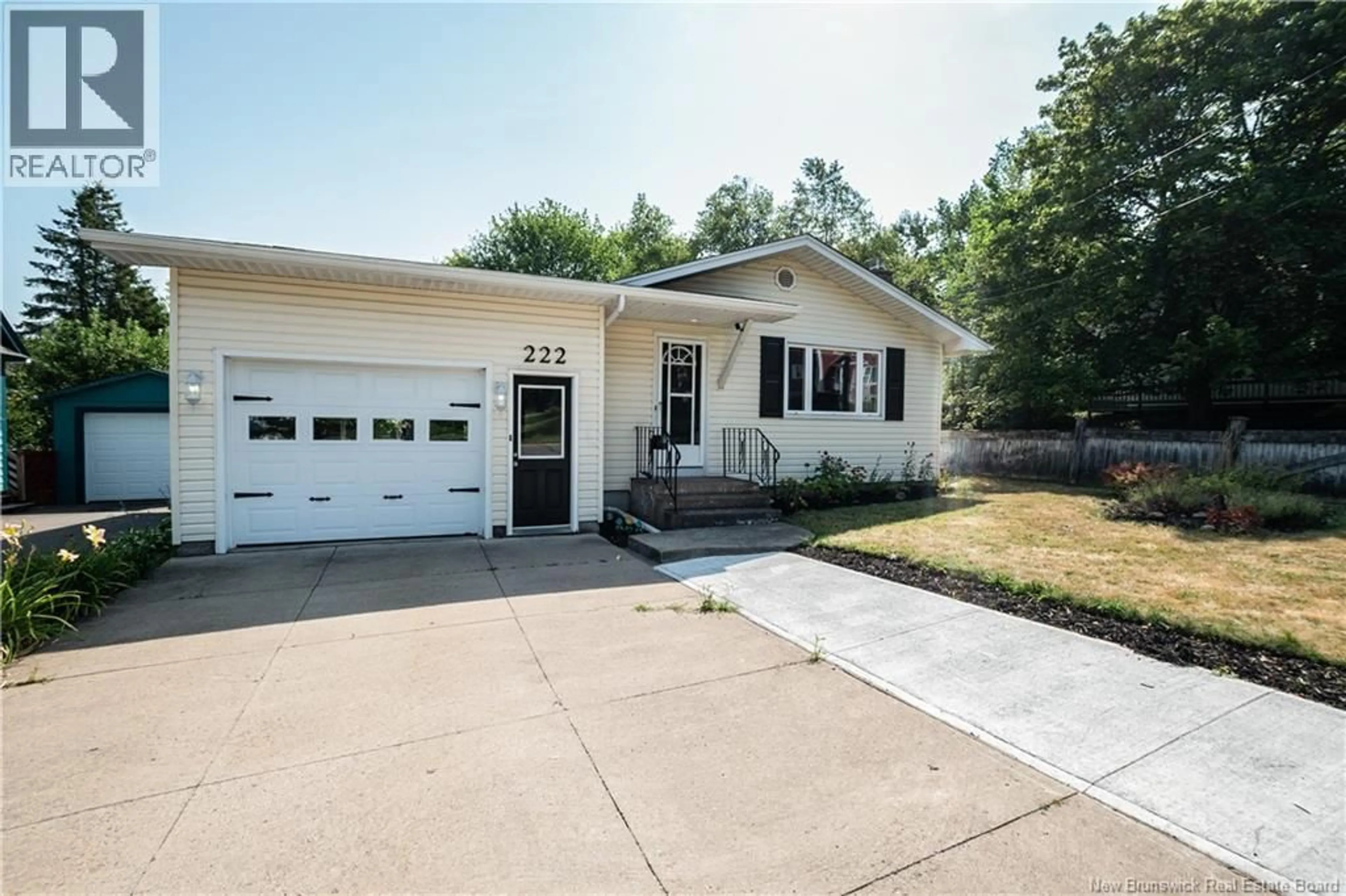 Home with vinyl exterior material, street for 222 WEDGEWOOD, Riverview New Brunswick E1B2E2