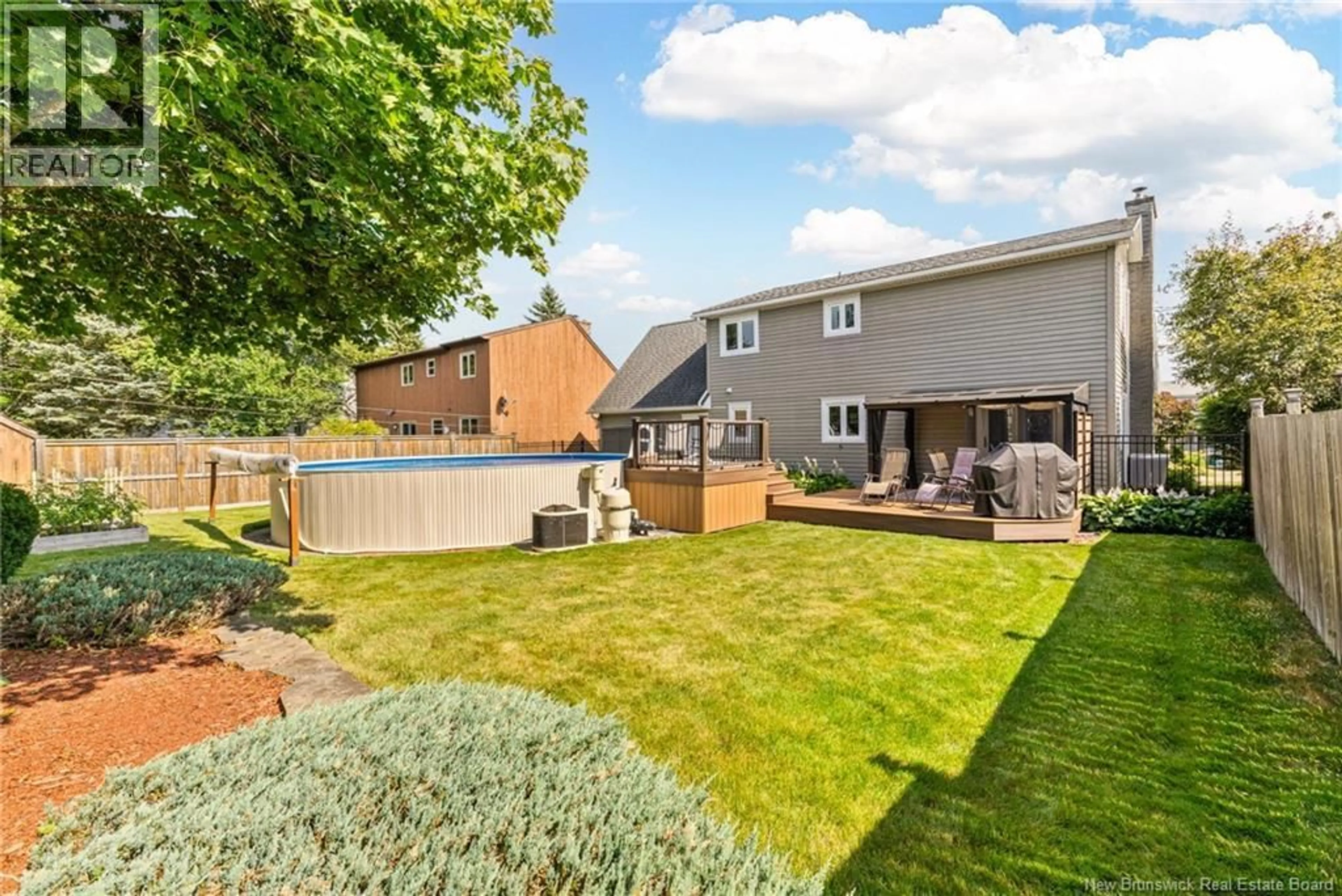 A pic from outside/outdoor area/front of a property/back of a property/a pic from drone, street for 305 JEAN DAROIS, Dieppe New Brunswick E1A6B2