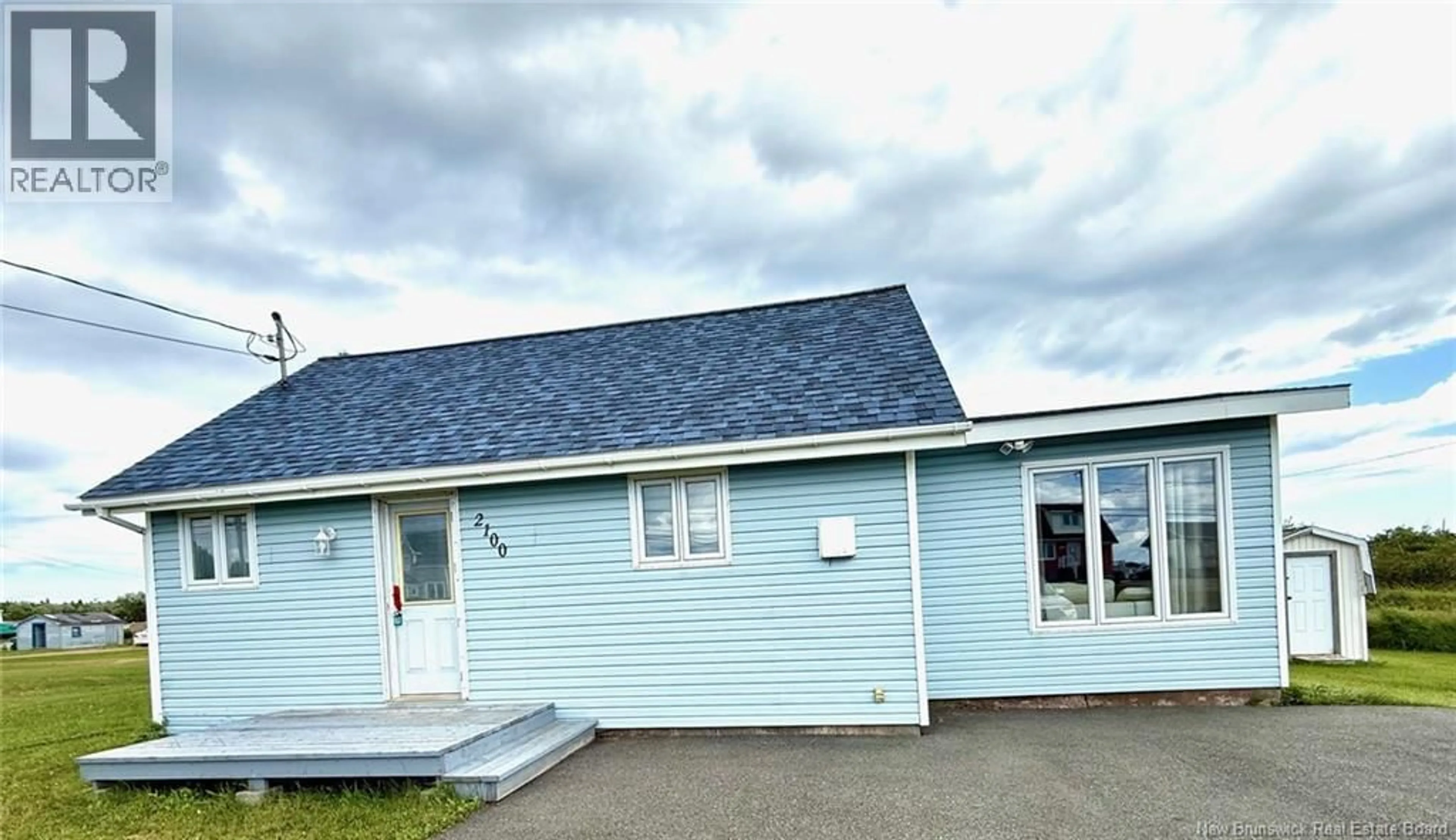 Home with vinyl exterior material, building for 2100 ROUTE 305, Cap-Bateau New Brunswick E8T3H1