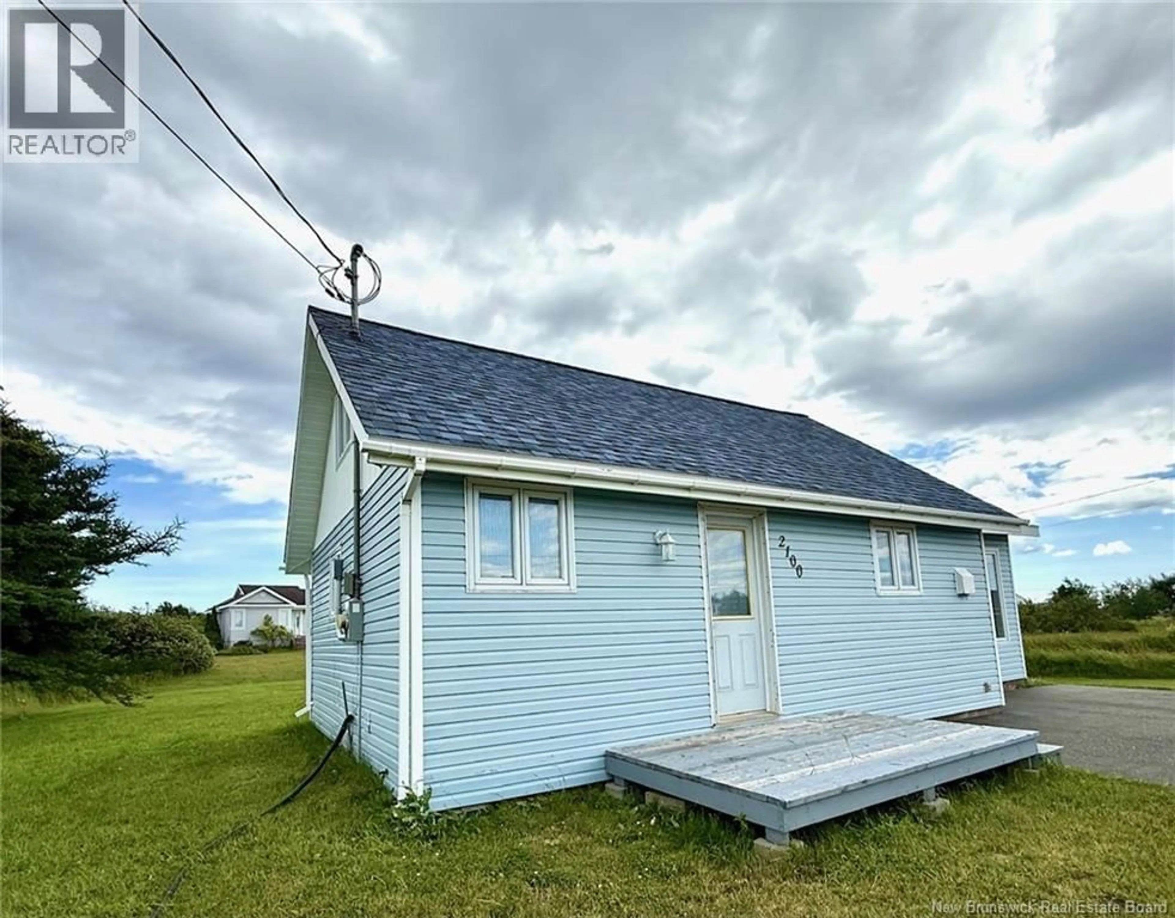 A pic from outside/outdoor area/front of a property/back of a property/a pic from drone, unknown for 2100 ROUTE 305, Cap-Bateau New Brunswick E8T3H1