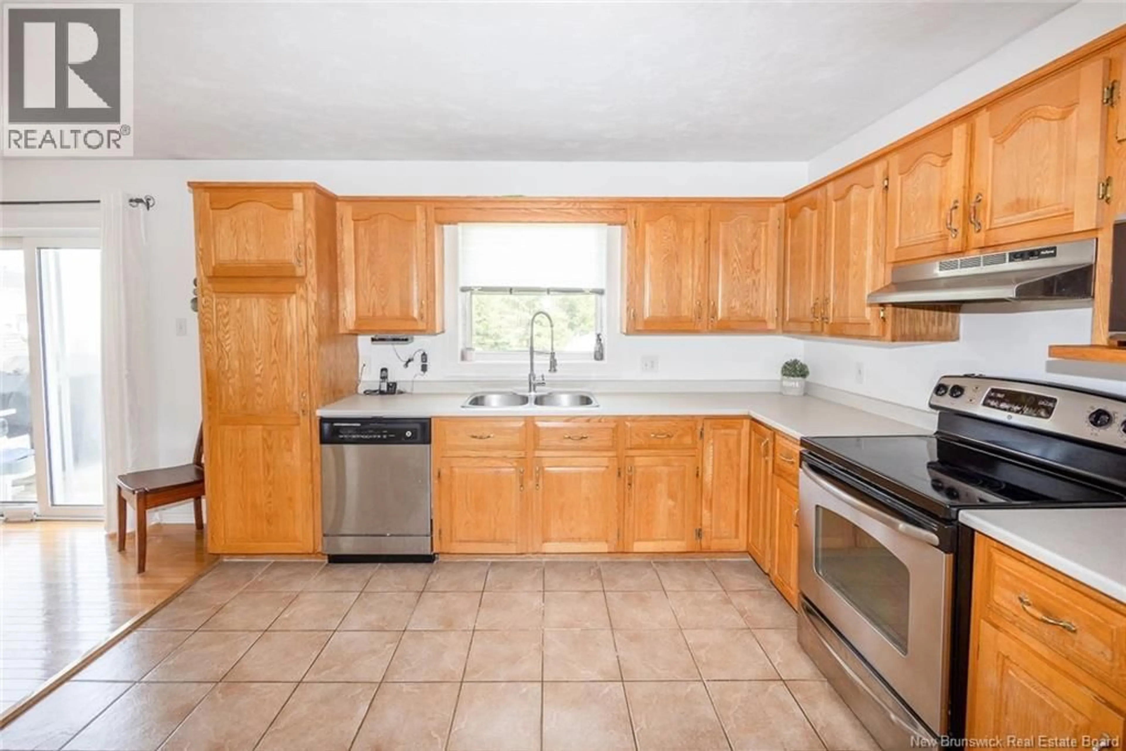Standard kitchen, ceramic/tile floor for 3 WILLINGDON STREET, Oromocto New Brunswick E2V2S2