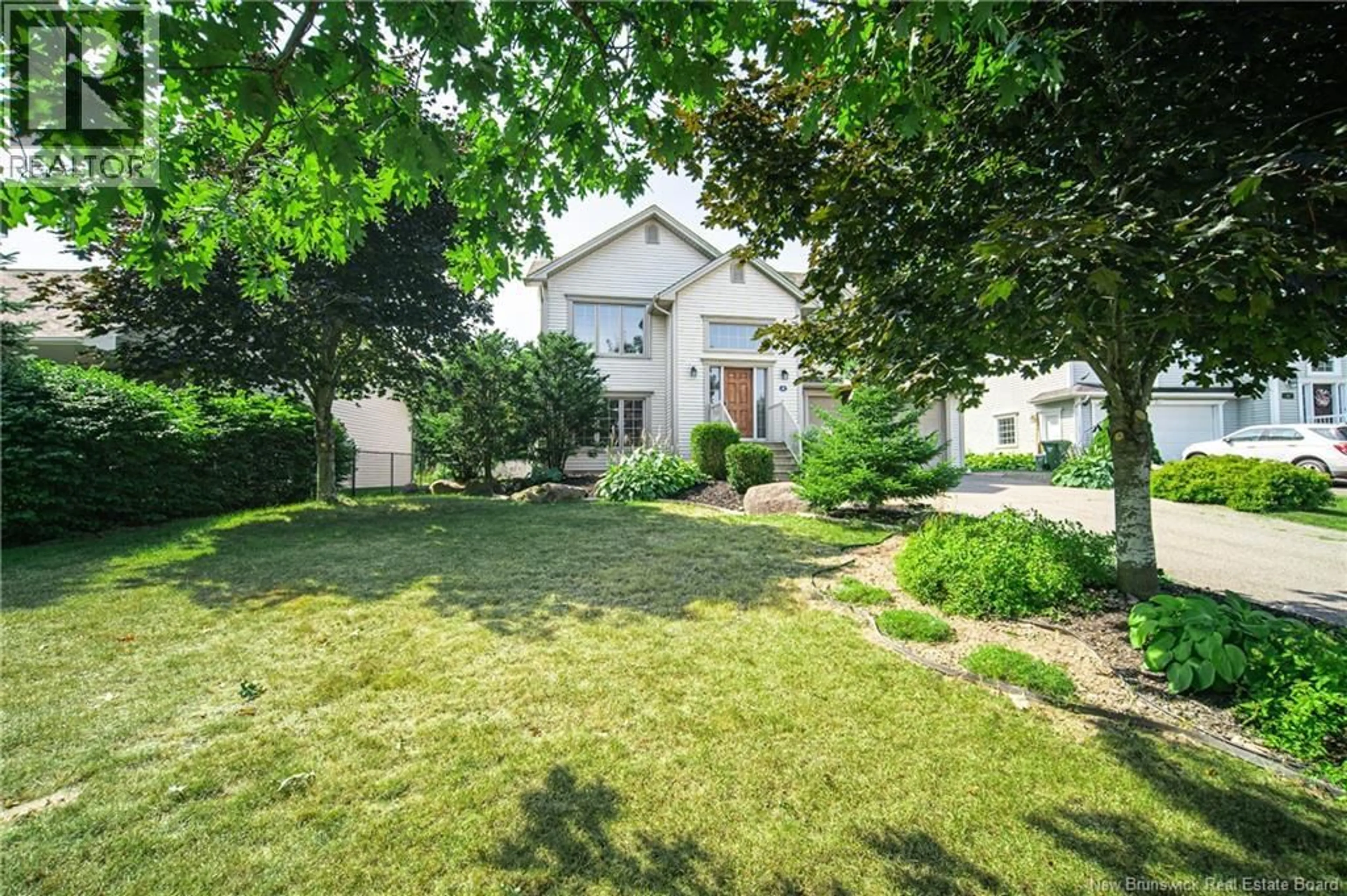 A pic from outside/outdoor area/front of a property/back of a property/a pic from drone, street for 42 AVIS COURT, Fredericton New Brunswick E3C0B1