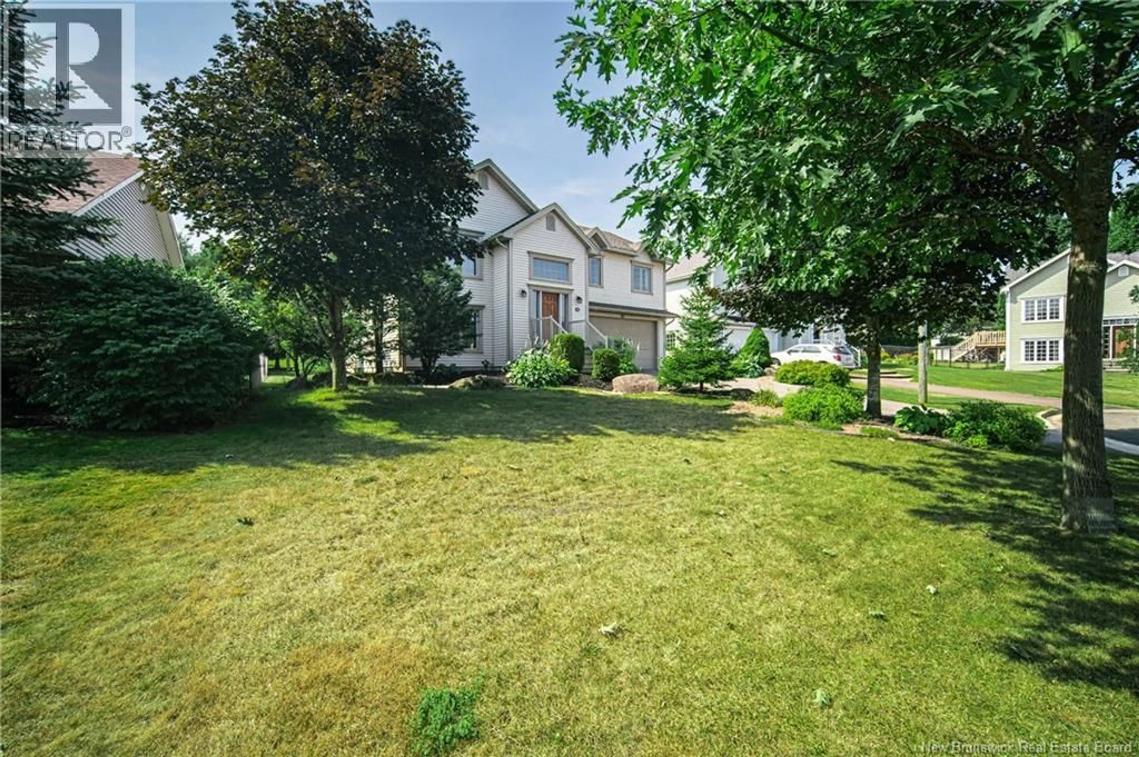 A pic from outside/outdoor area/front of a property/back of a property/a pic from drone, street for 42 AVIS COURT, Fredericton New Brunswick E3C0B1
