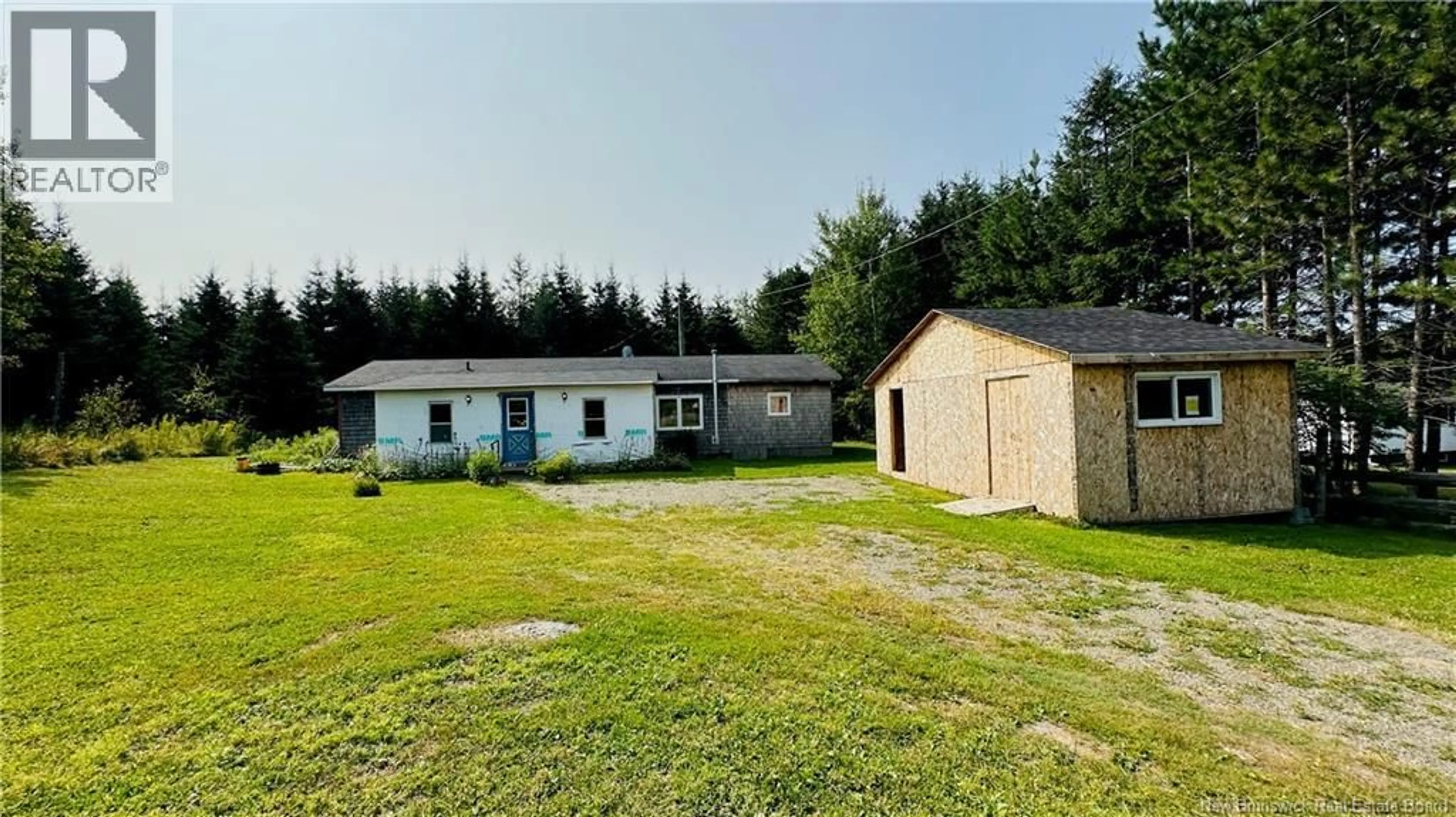A pic from outside/outdoor area/front of a property/back of a property/a pic from drone, building for 8495 107 ROUTE, Glassville New Brunswick E7L4T4