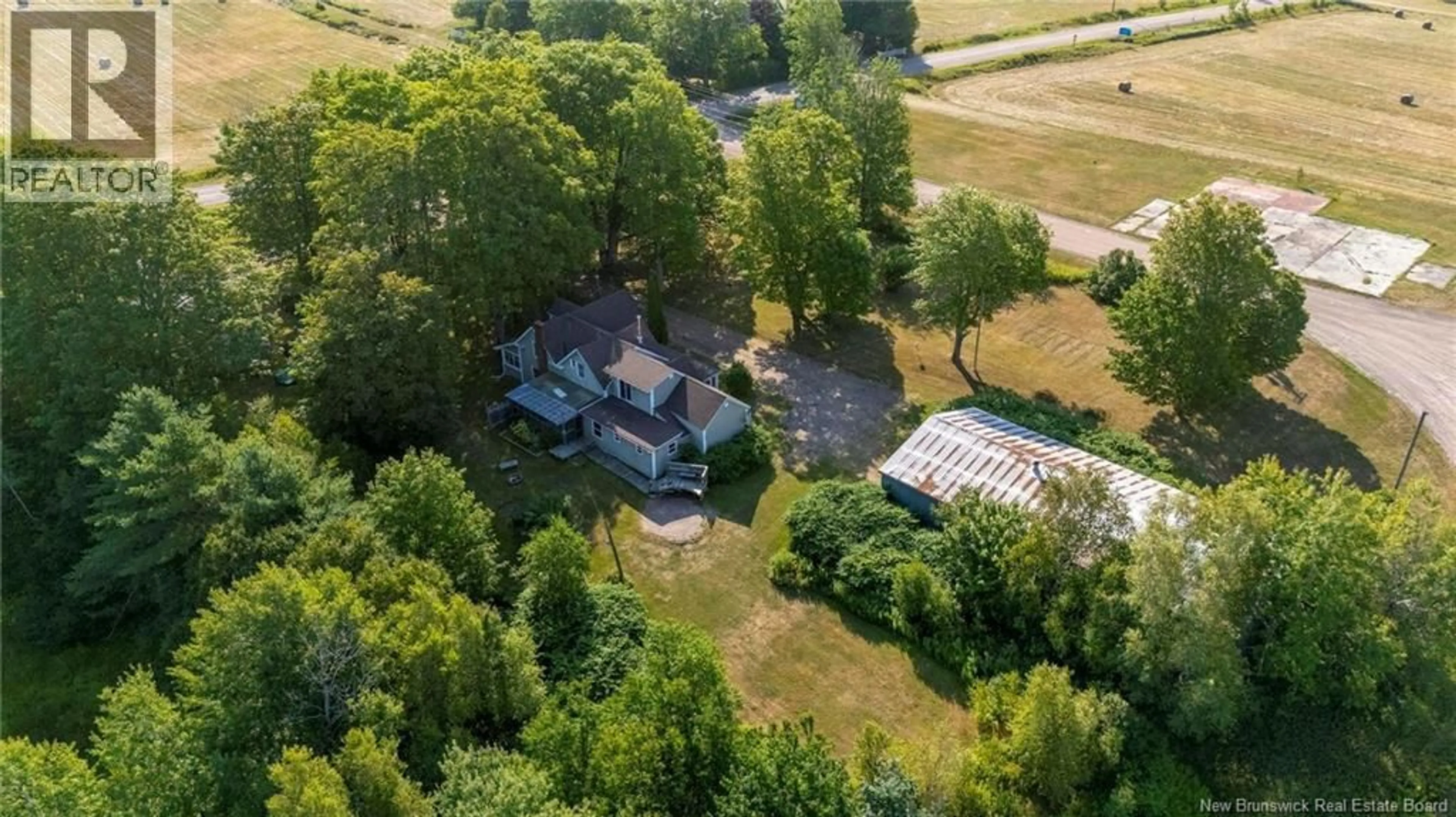A pic from outside/outdoor area/front of a property/back of a property/a pic from drone, building for 22 PRINCIPALE STREET, Memramcook New Brunswick E4K1A6