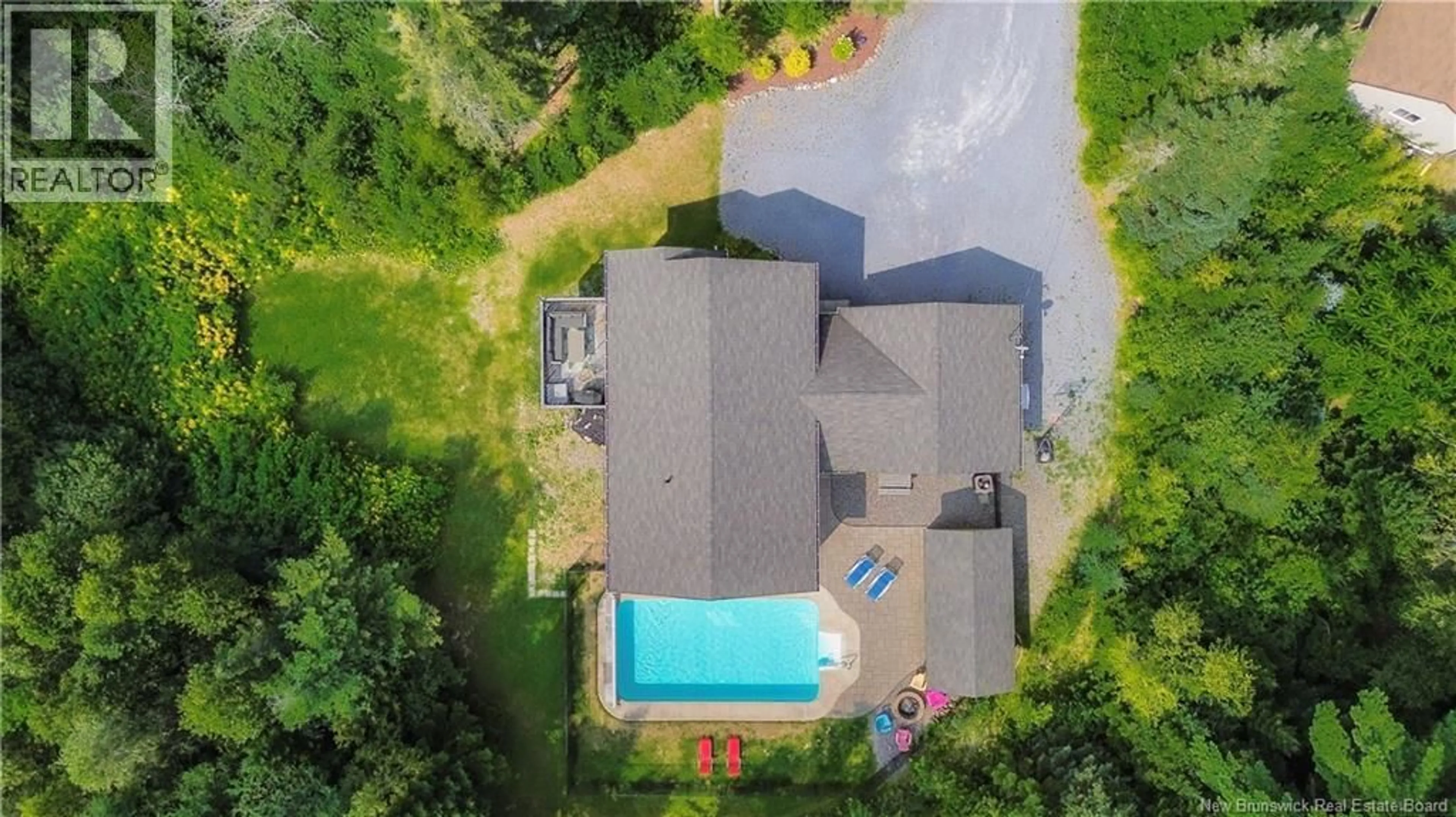 A pic from outside/outdoor area/front of a property/back of a property/a pic from drone, unknown for 40 BRIDGEFORD DRIVE, Quispamsis New Brunswick E2S0A9