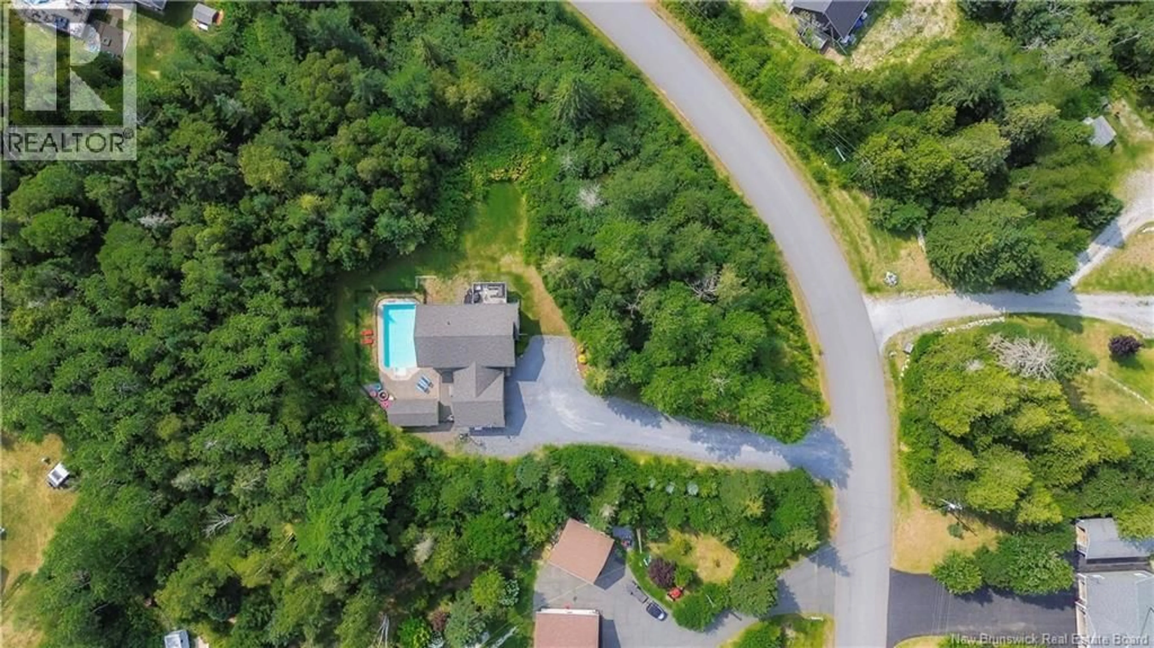 A pic from outside/outdoor area/front of a property/back of a property/a pic from drone, unknown for 40 BRIDGEFORD DRIVE, Quispamsis New Brunswick E2S0A9