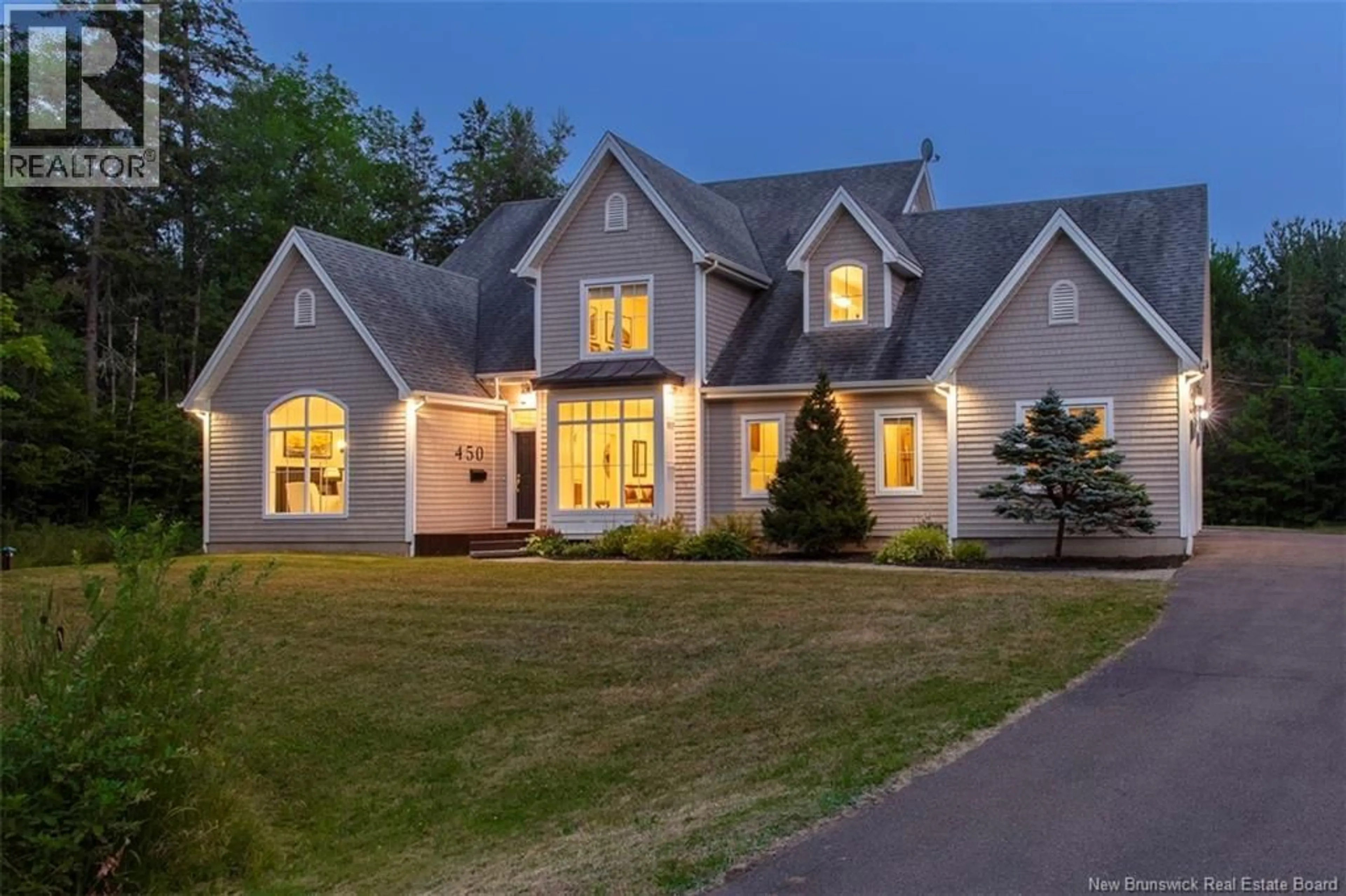 Home with vinyl exterior material, street for 450 LEBLANC, Dieppe New Brunswick E1A7N4