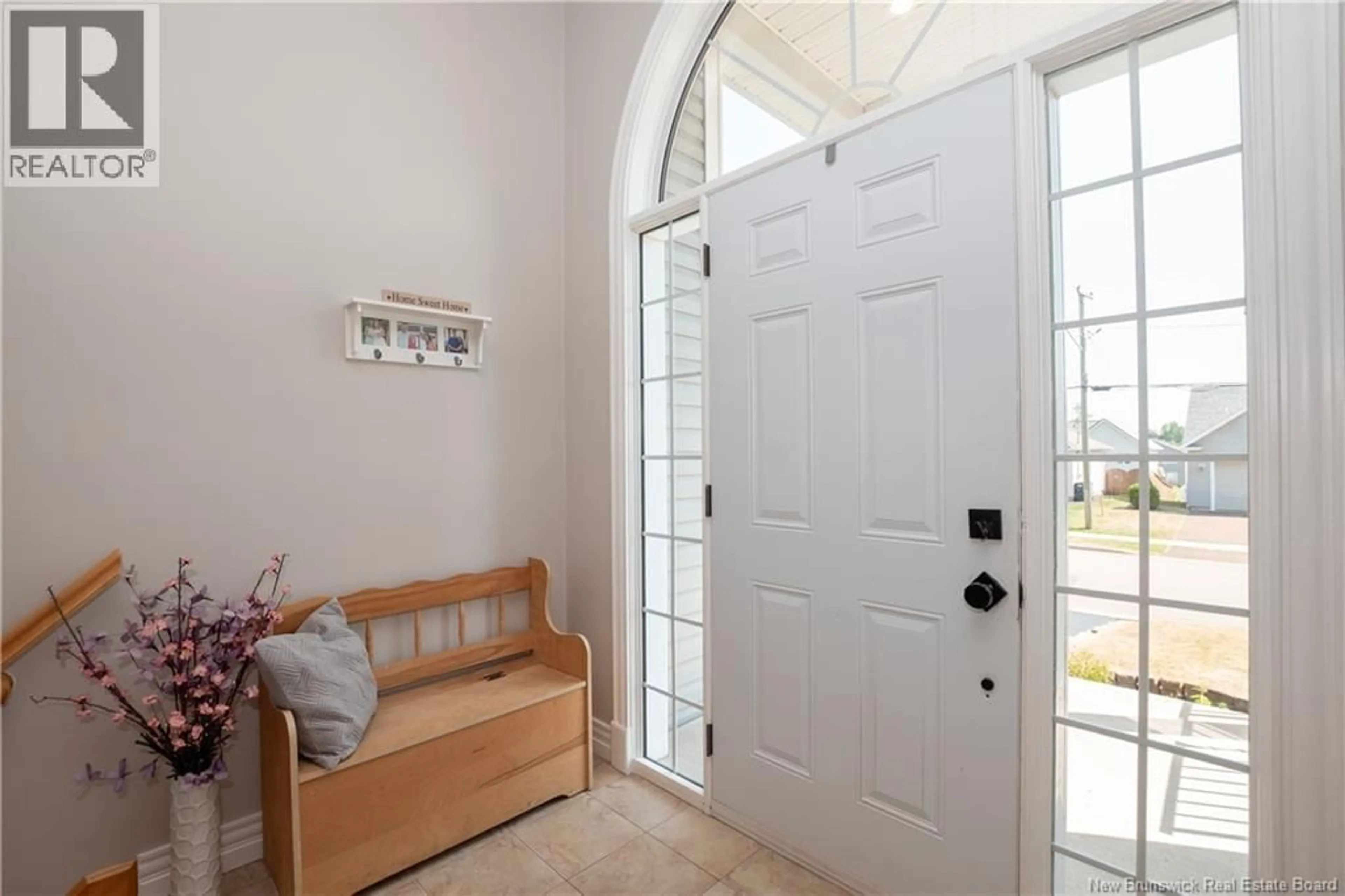 Indoor entryway for 93 SAVANNAH, Moncton New Brunswick E1A0J5