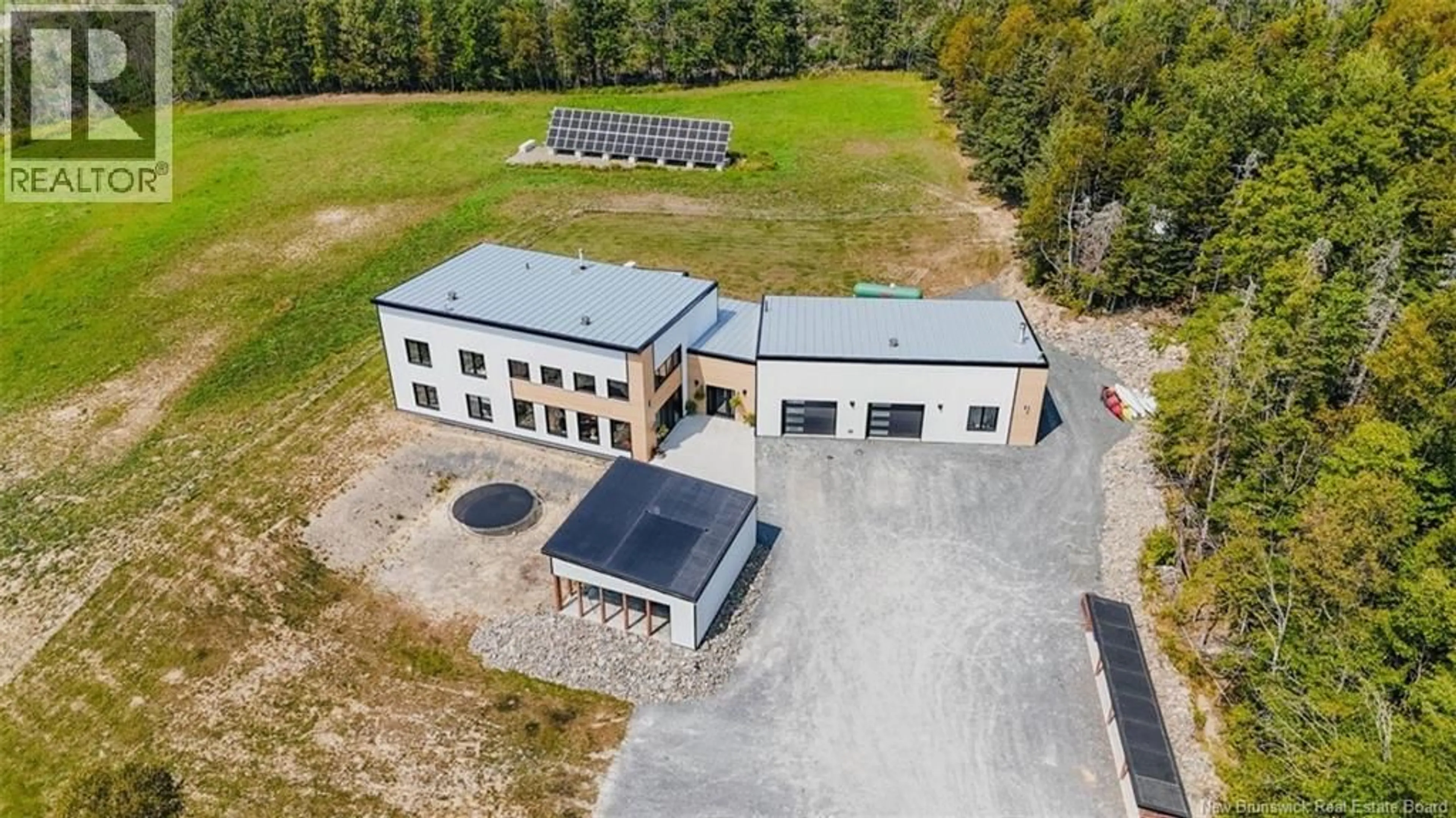 A pic from outside/outdoor area/front of a property/back of a property/a pic from drone, building for 3156 ROUTE 585, Newbridge New Brunswick E7N1K5